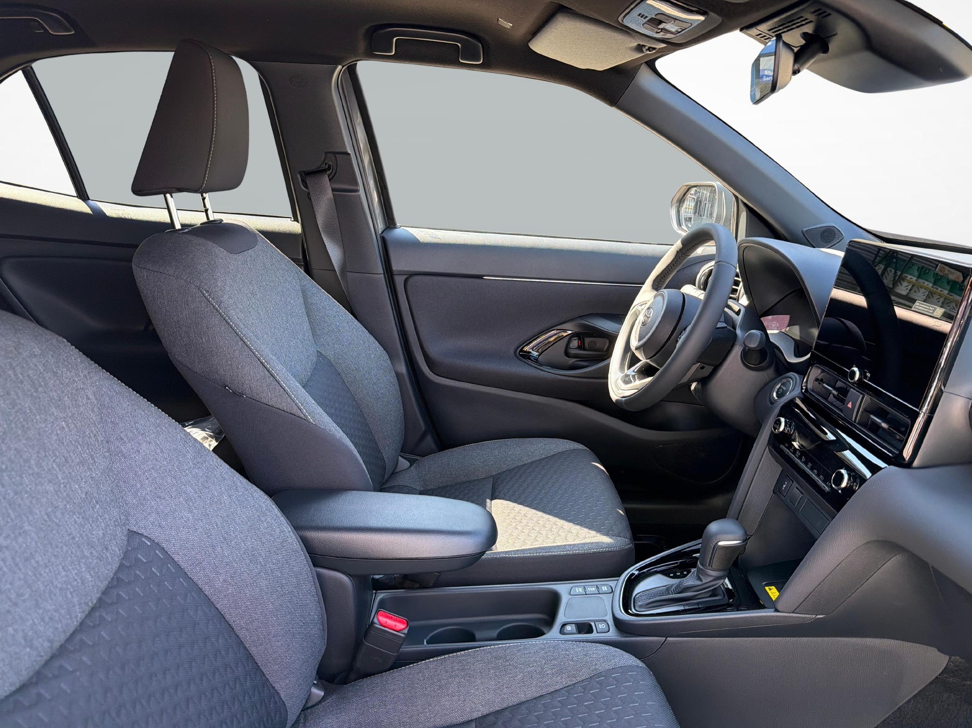 TOYOTA Yaris Cross 1.5 VVT-i HSD Trend-image-9