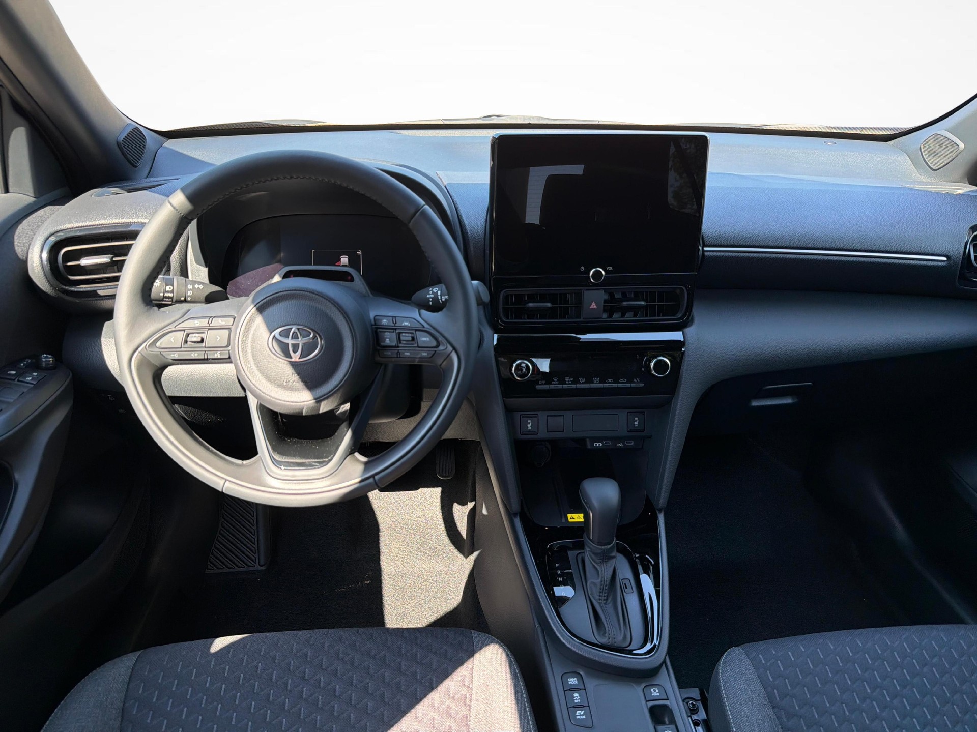 TOYOTA Yaris Cross 1.5 VVT-i HSD Trend-image-8