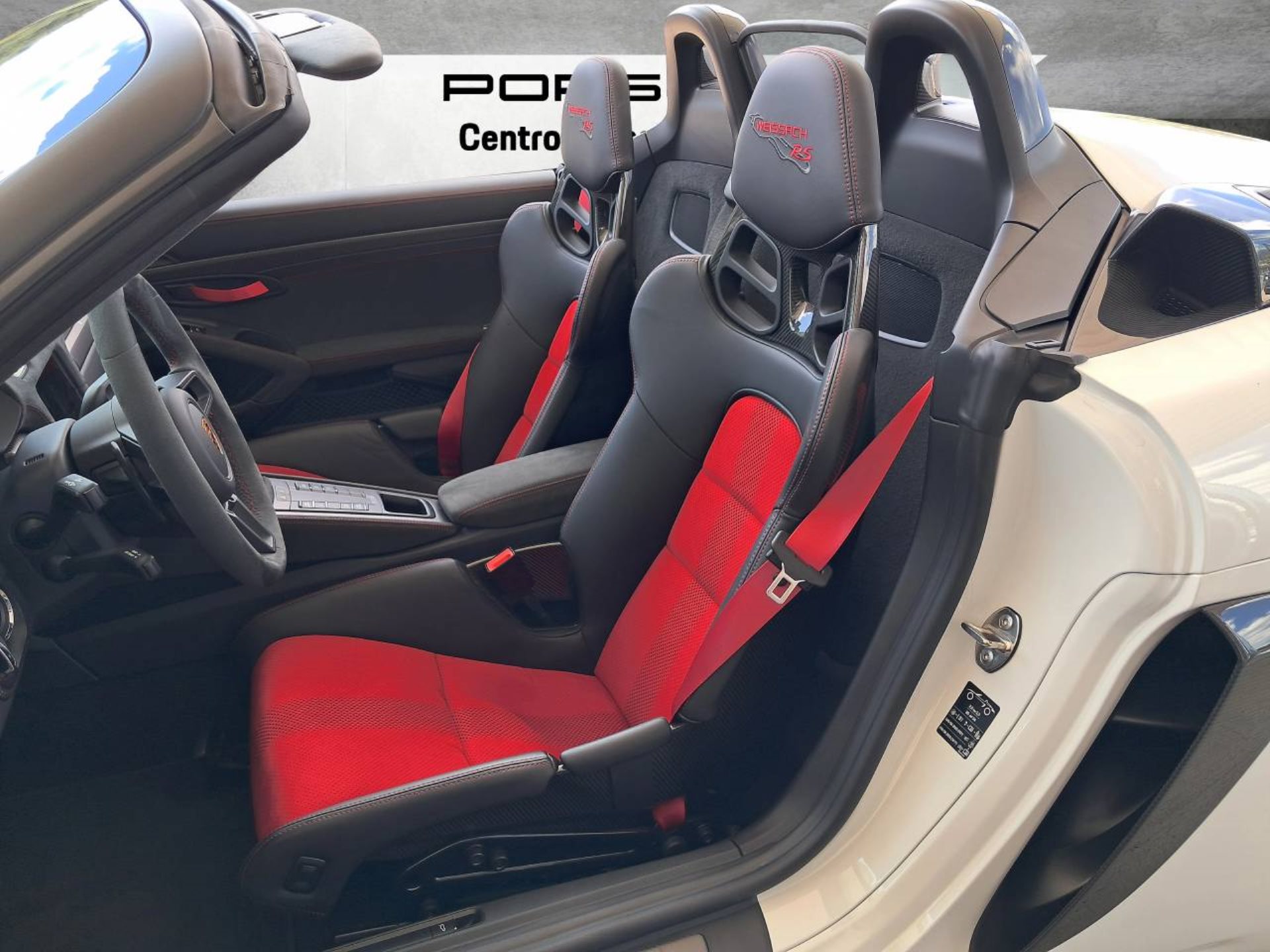 PORSCHE 718 Spyder RS (MY24)-image-4