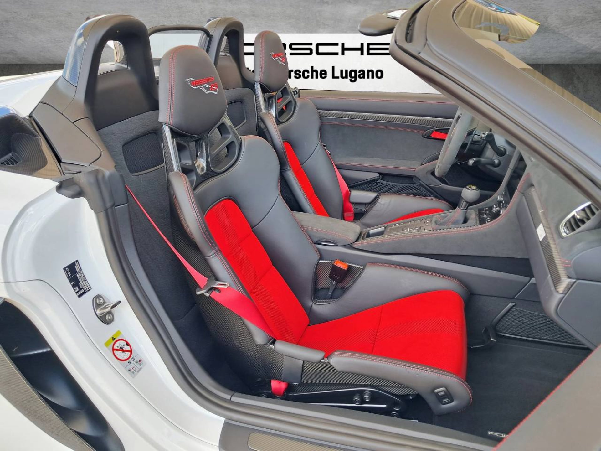 PORSCHE 718 Spyder RS (MY24)-image-15