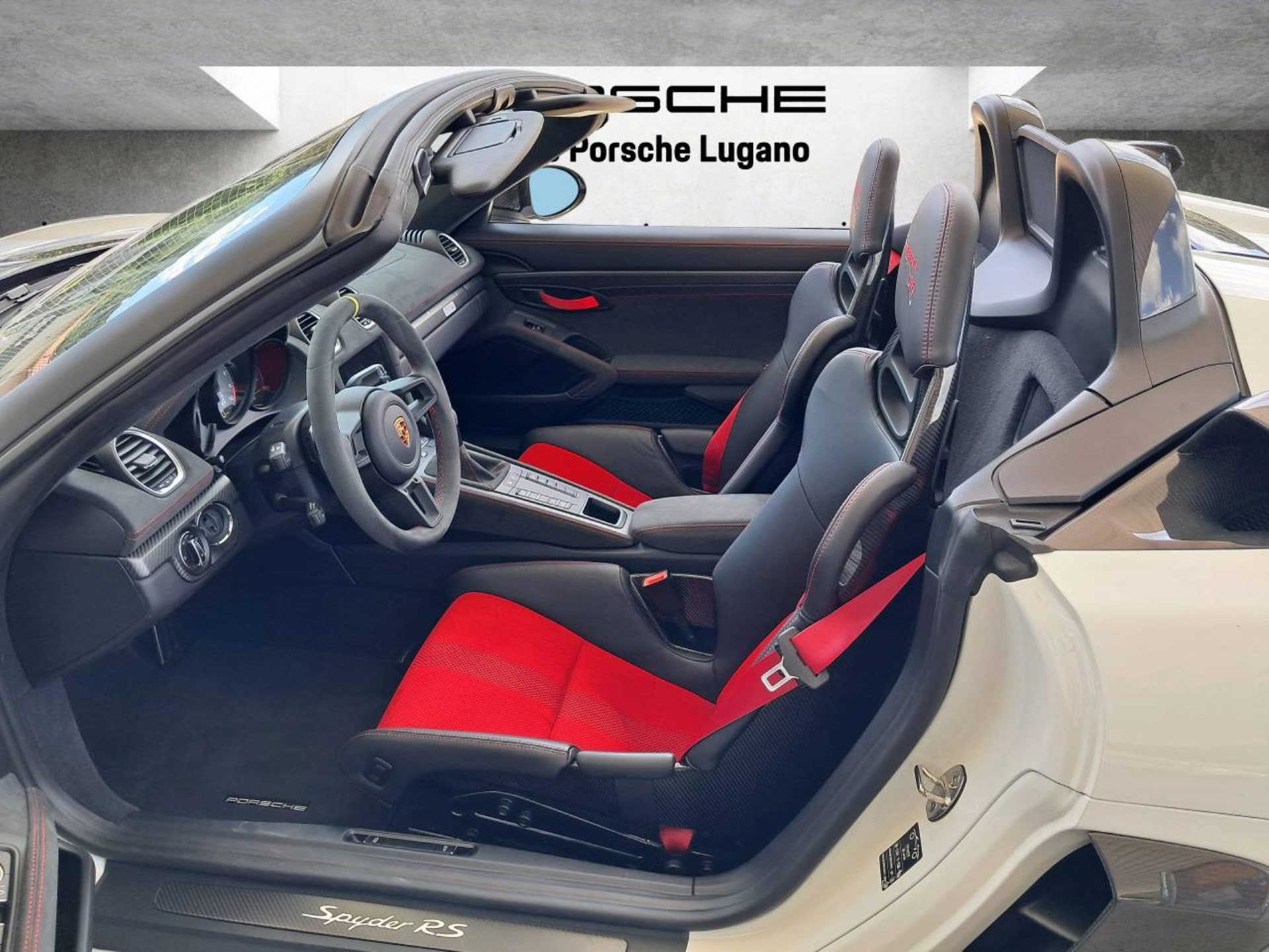 PORSCHE 718 Spyder RS (MY24)-image-3