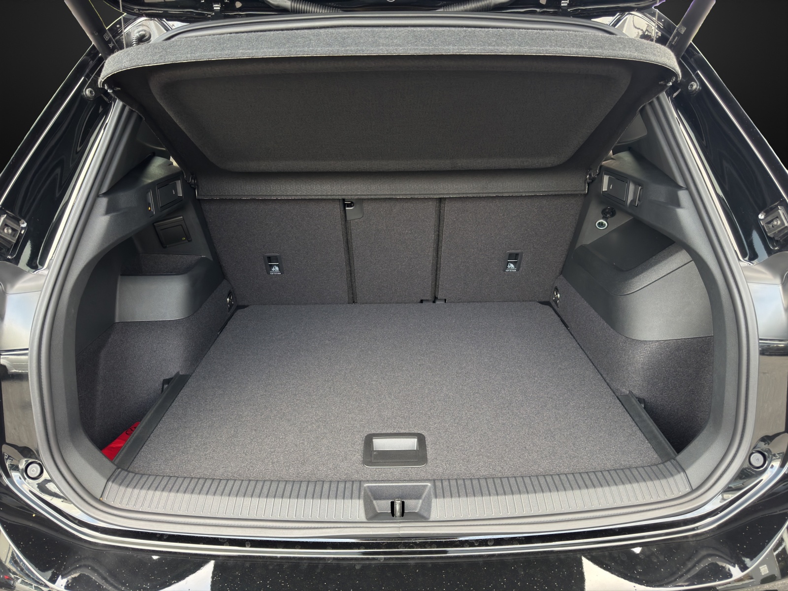 VW Tiguan 2.0 TDI SCR R-Line 4Motion DSG-image-11