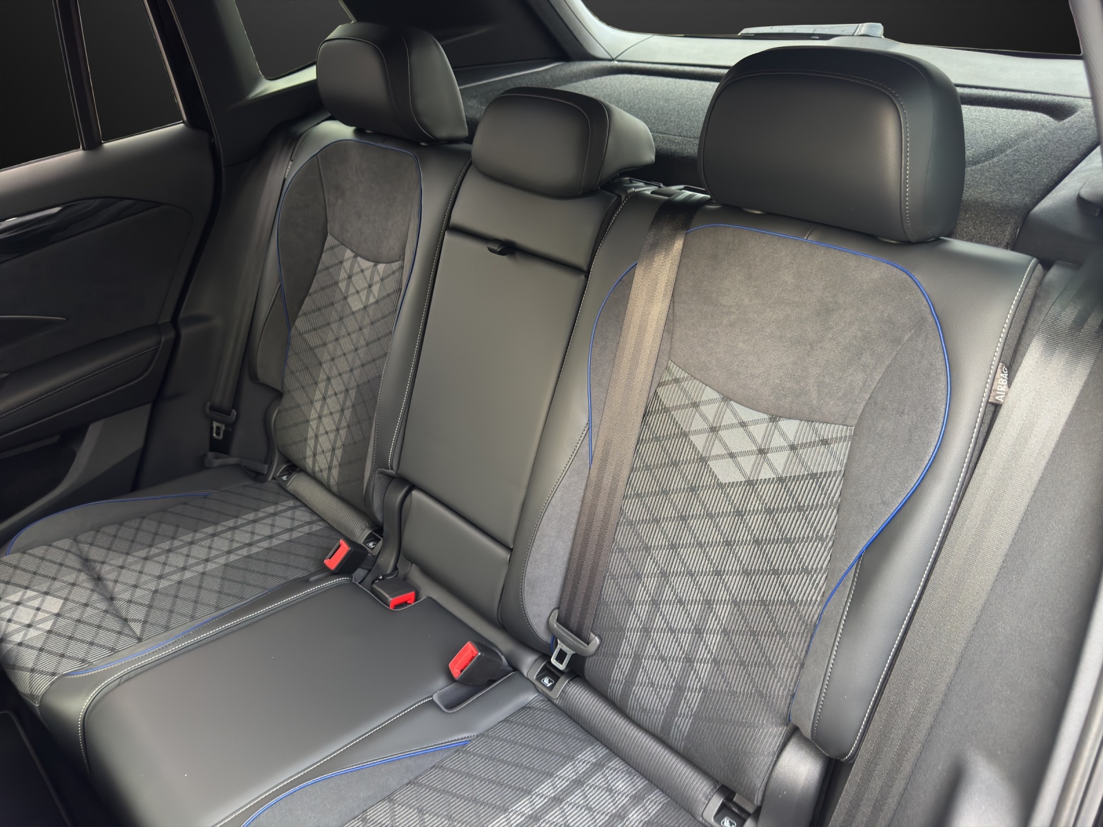 VW Tiguan 2.0 TDI SCR R-Line 4Motion DSG-image-7