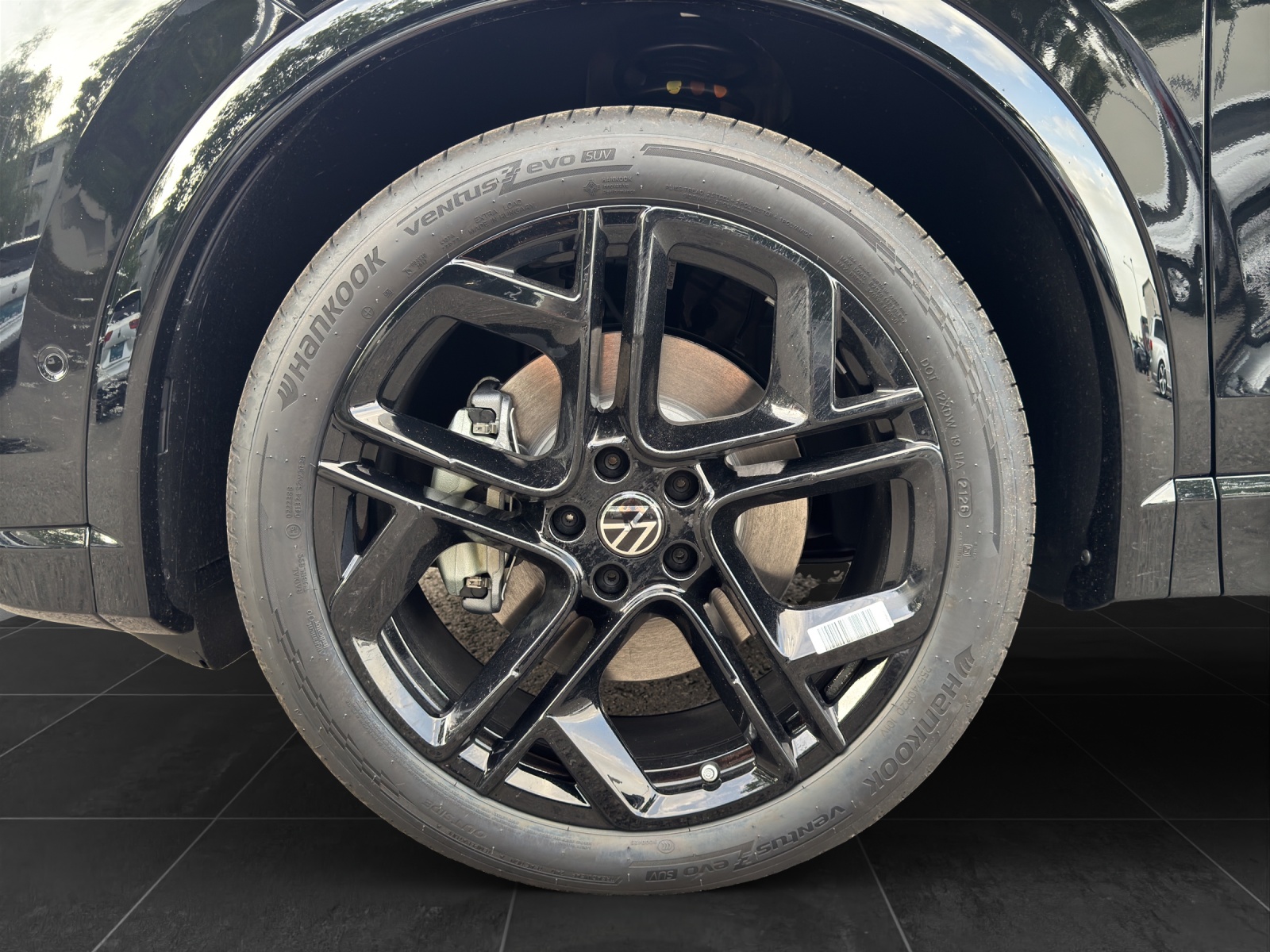 VW Tiguan 2.0 TDI SCR R-Line 4Motion DSG-image-12
