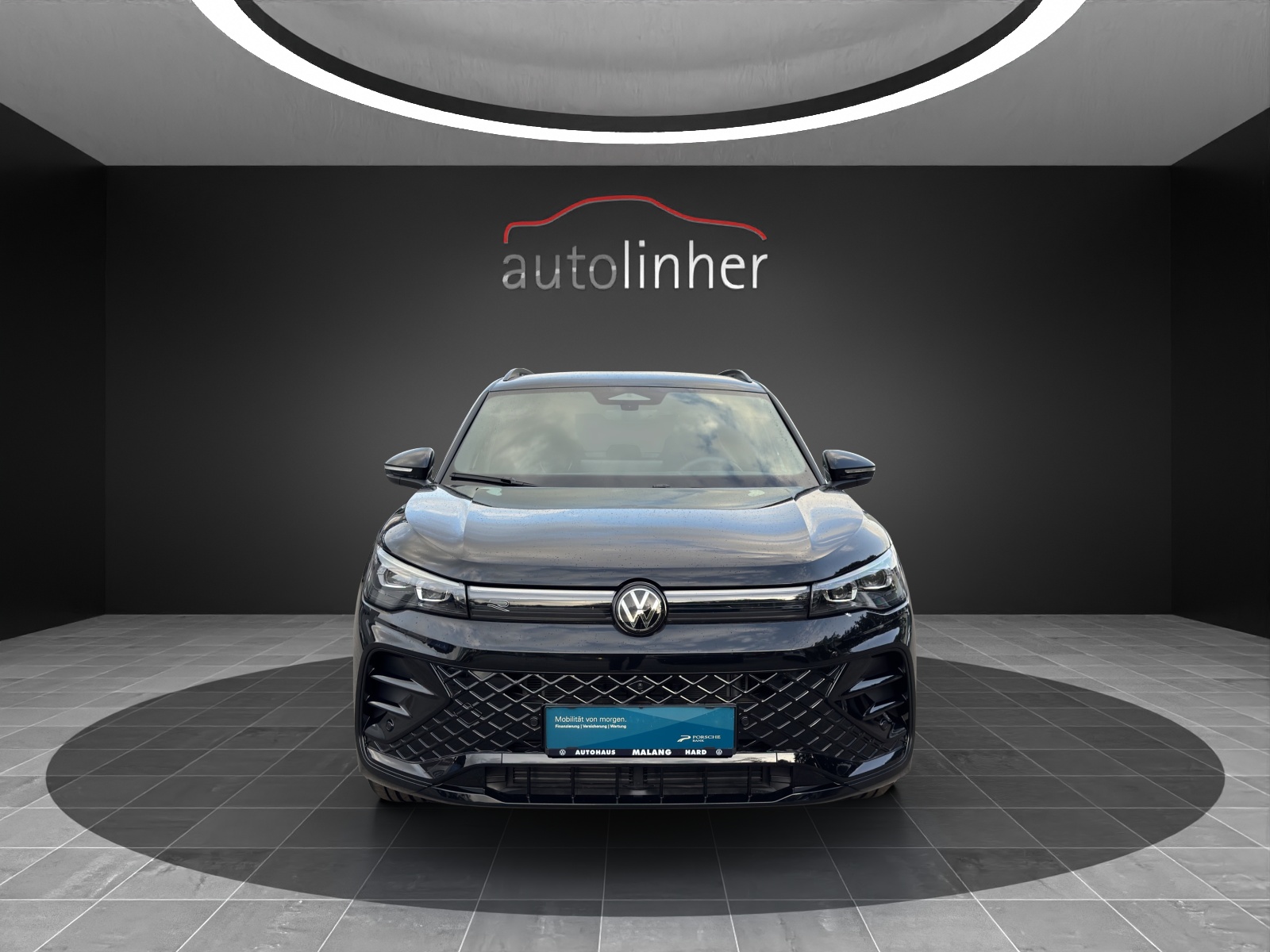 VW Tiguan 2.0 TDI SCR R-Line 4Motion DSG-image-5
