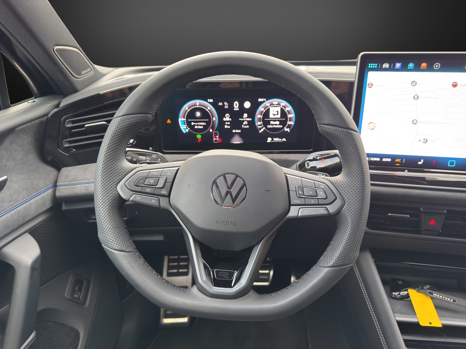 VW Tiguan 2.0 TDI SCR R-Line 4Motion DSG-image-9