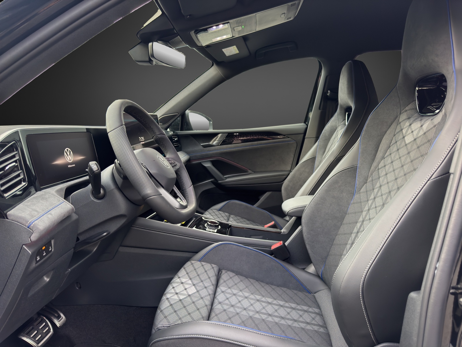 VW Tiguan 2.0 TDI SCR R-Line 4Motion DSG-image-6