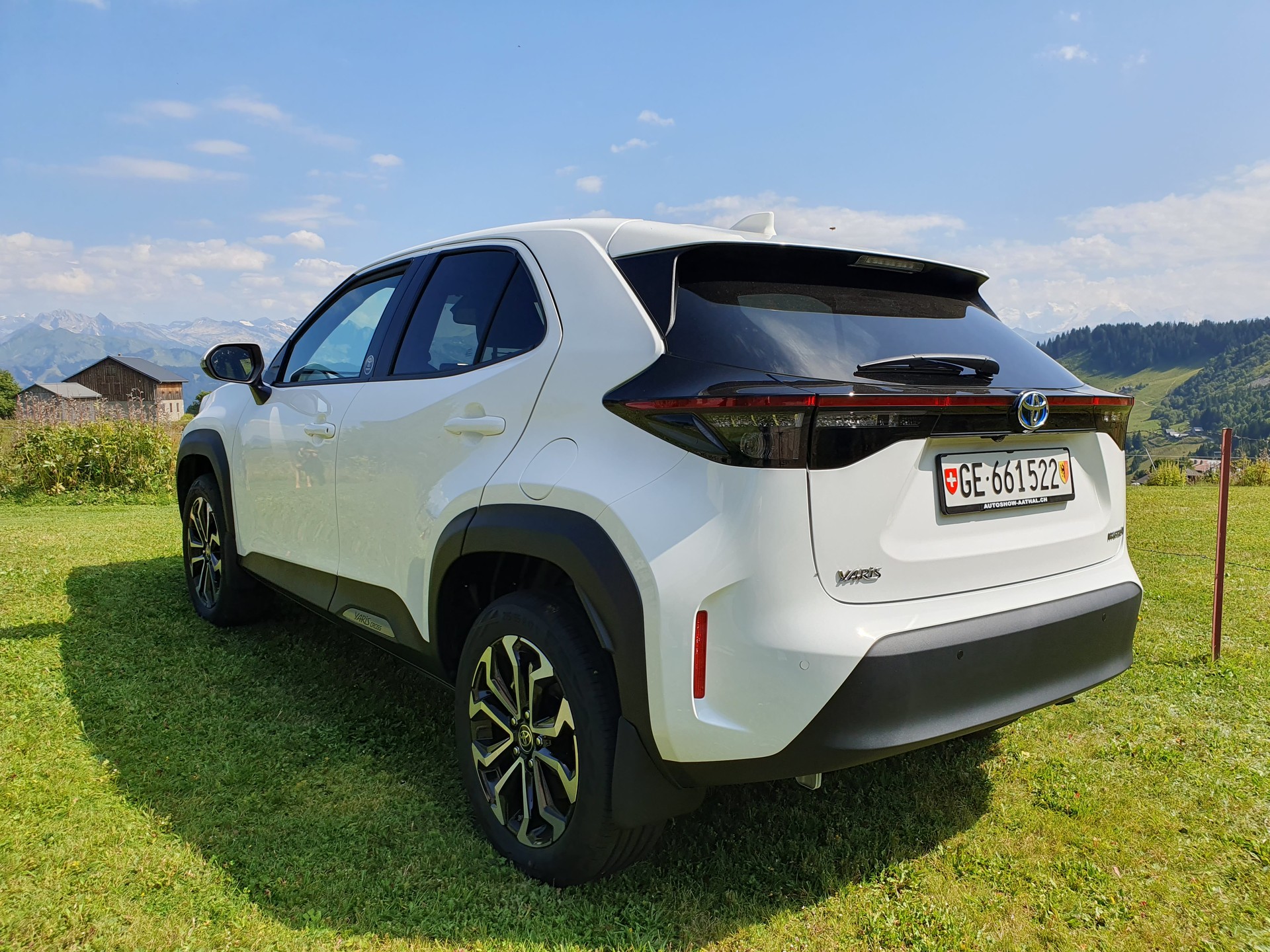 TOYOTA 1.5 VVT-i HSD Trend-image-2