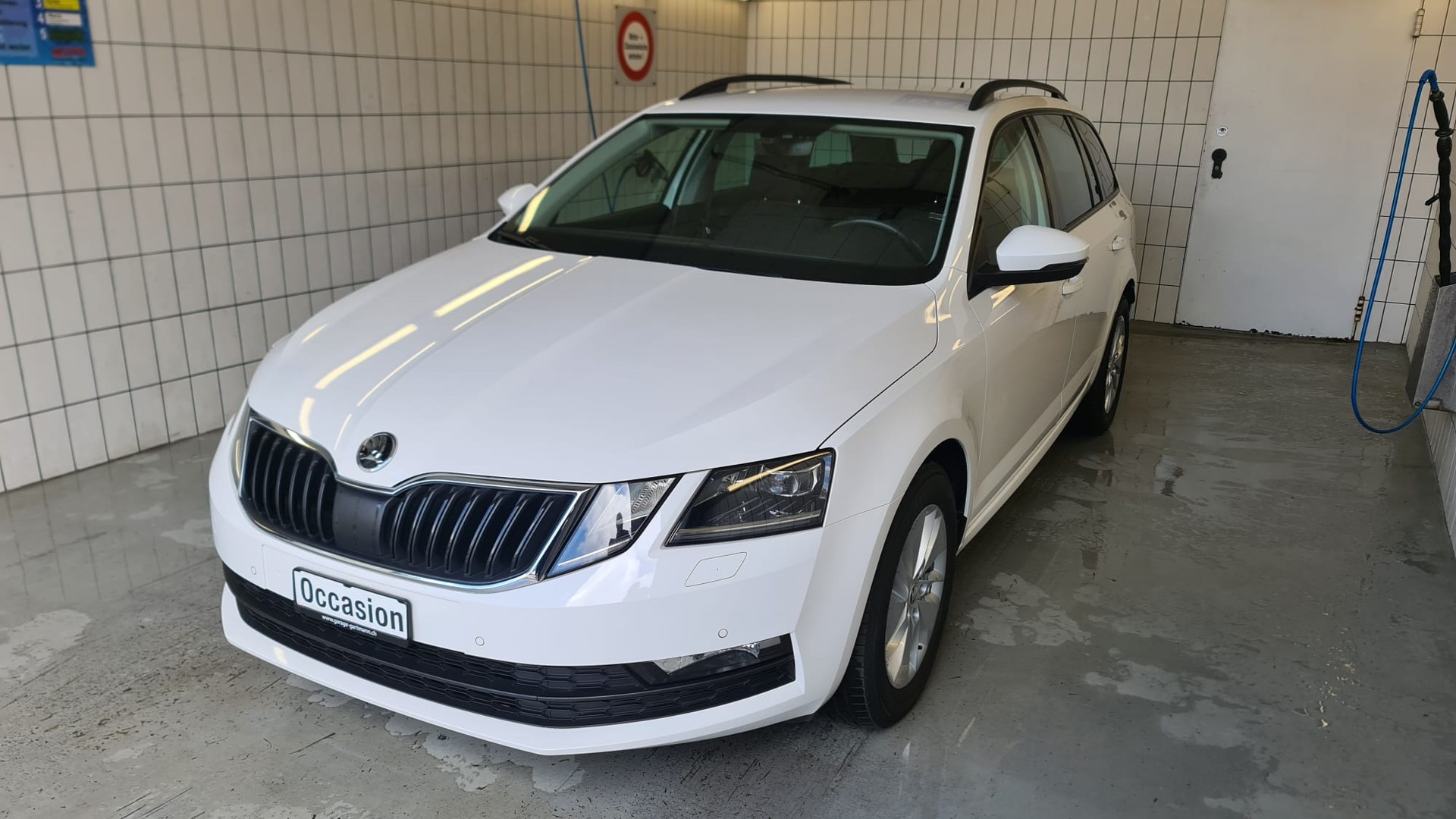 SKODA Octavia Combi 2.0 TDI Ambition 4x4 DSG-image-0