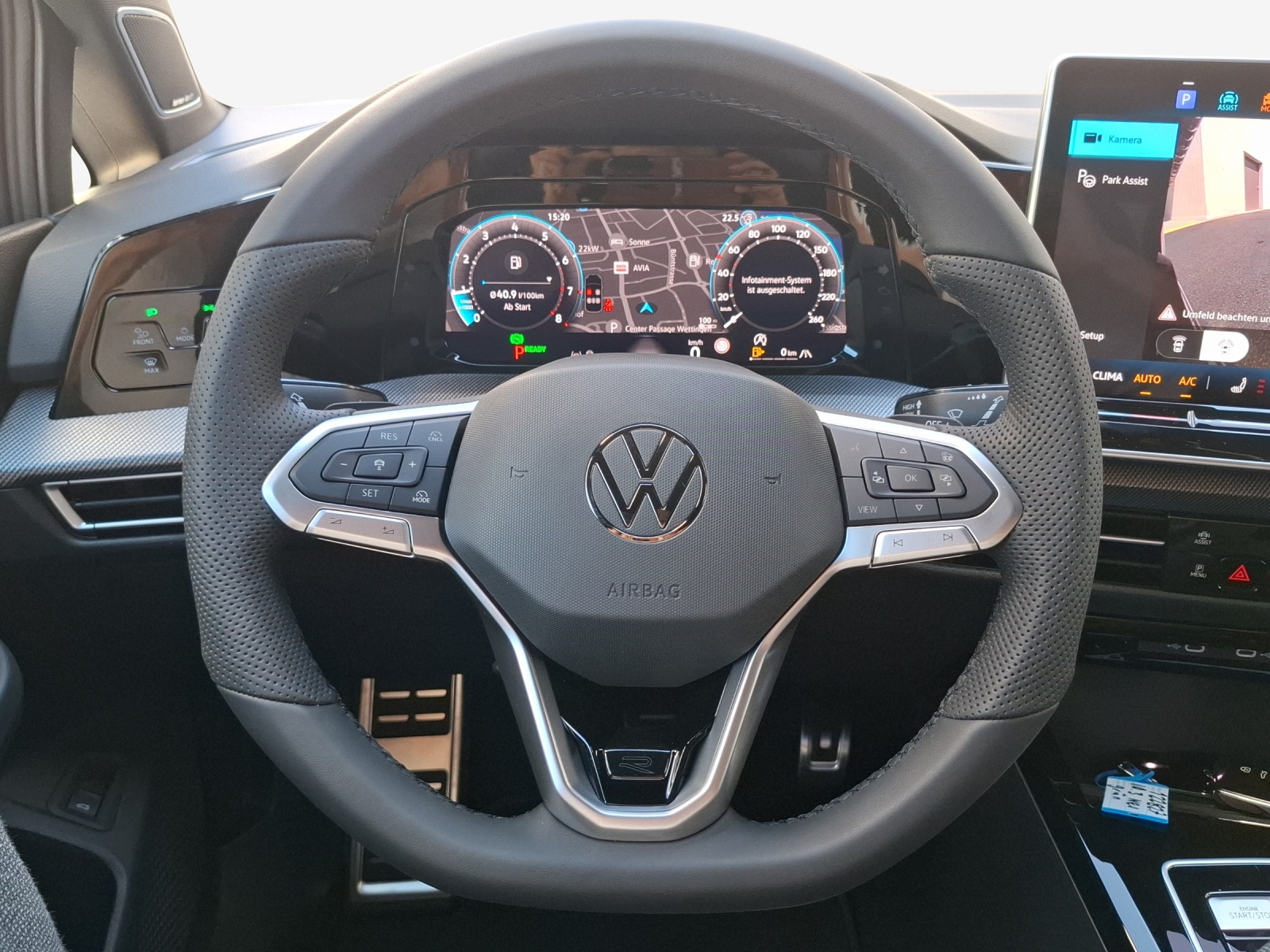 VW Golf Variant 1.5 eTSI mHEV R-Line DSG-image-8