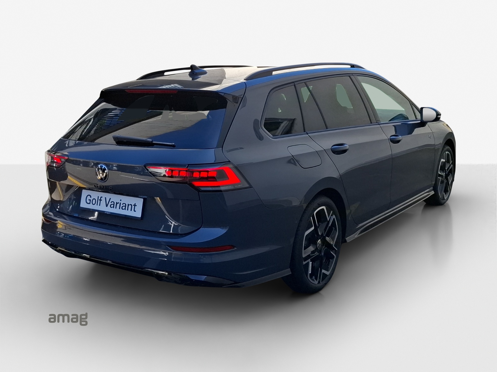 VW Golf Variant 1.5 eTSI mHEV R-Line DSG-image-3
