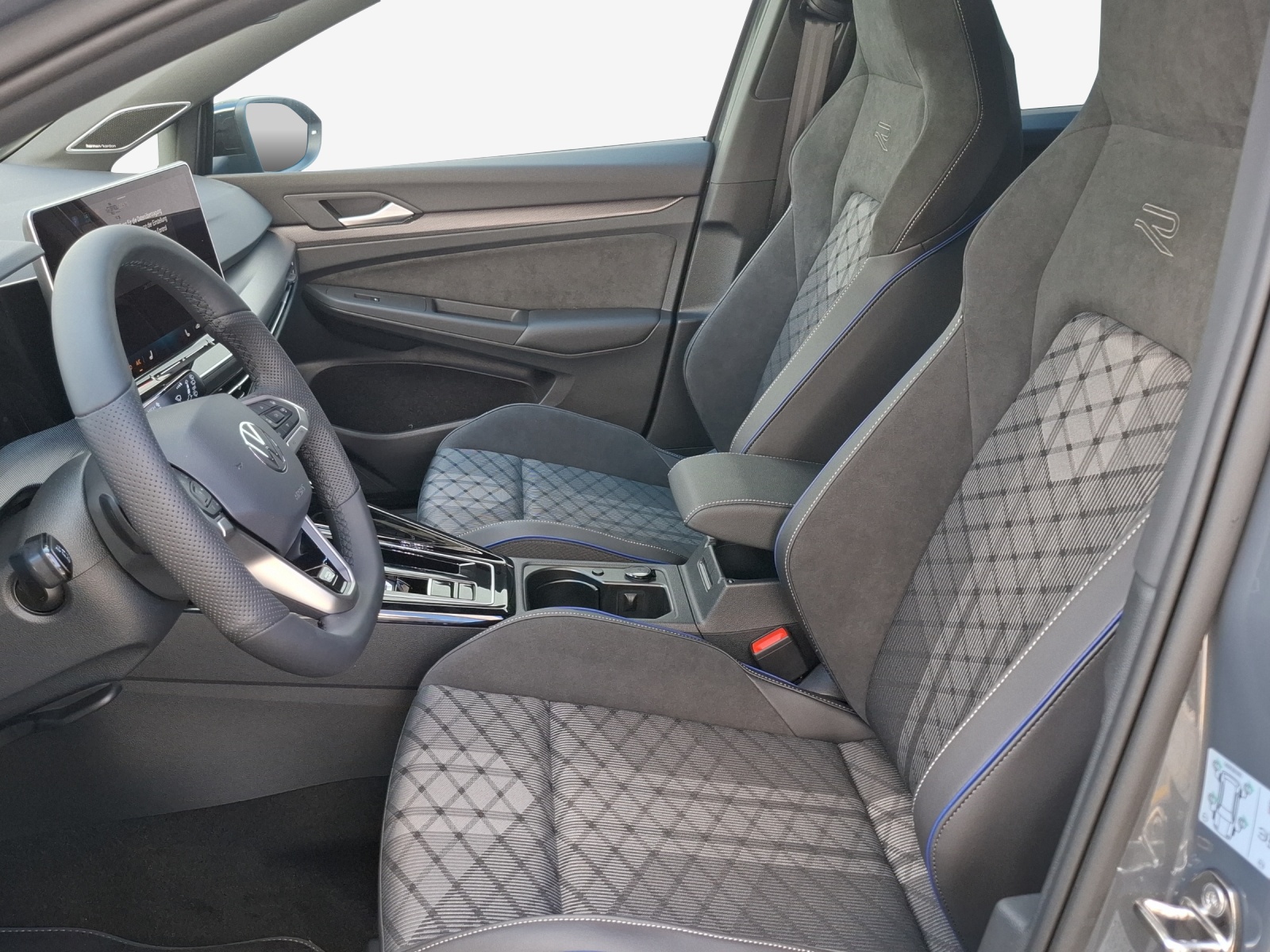 VW Golf Variant 1.5 eTSI mHEV R-Line DSG-image-6