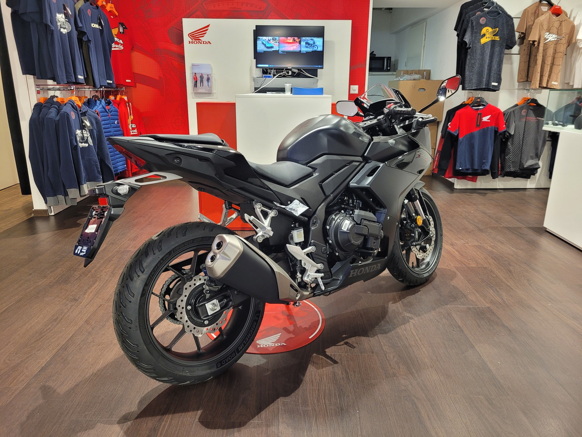 HONDA CBR 500 R (35kW) E-Clutch-showroom-element-2