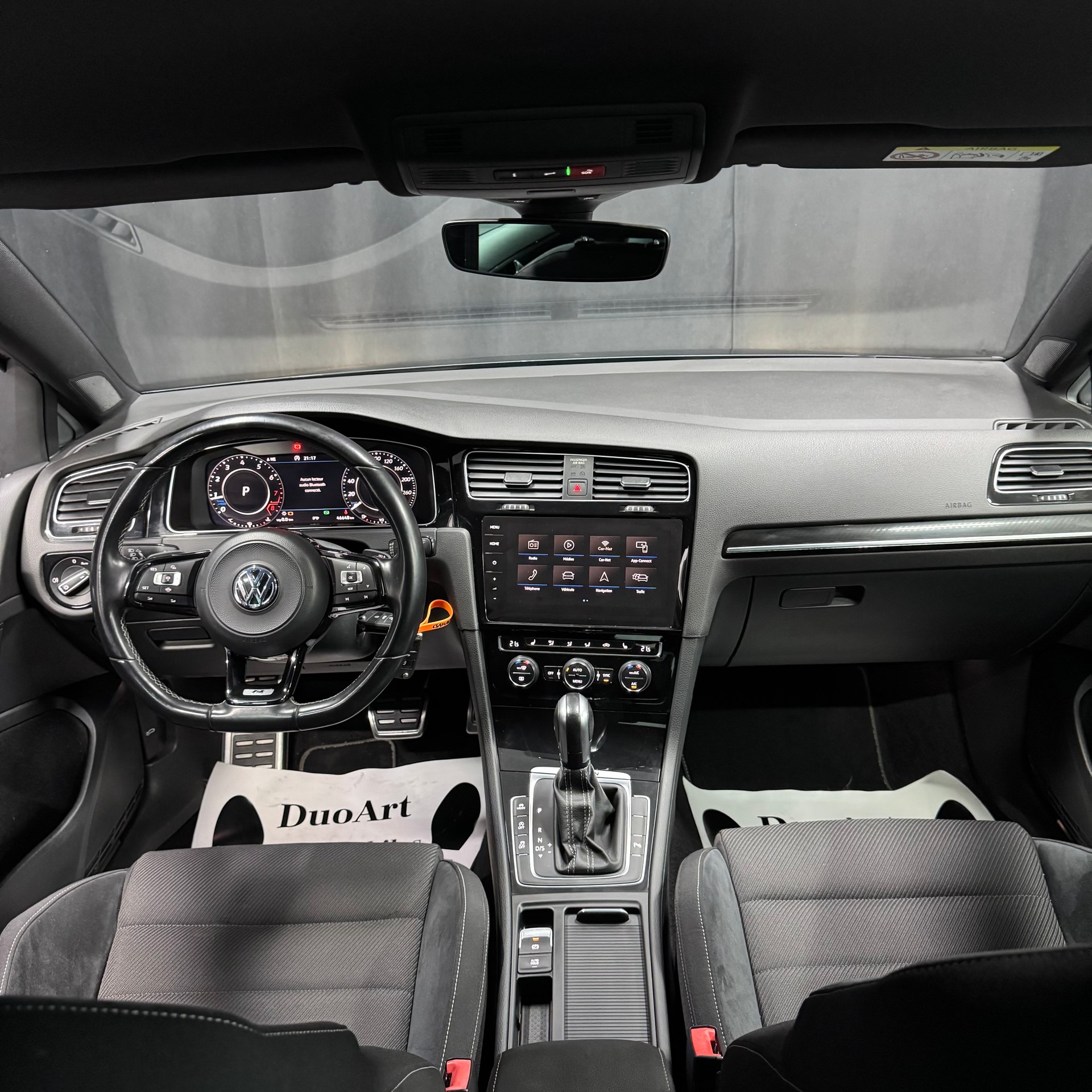 VW Golf 2.0 TSI R 4Motion DSG-image-8
