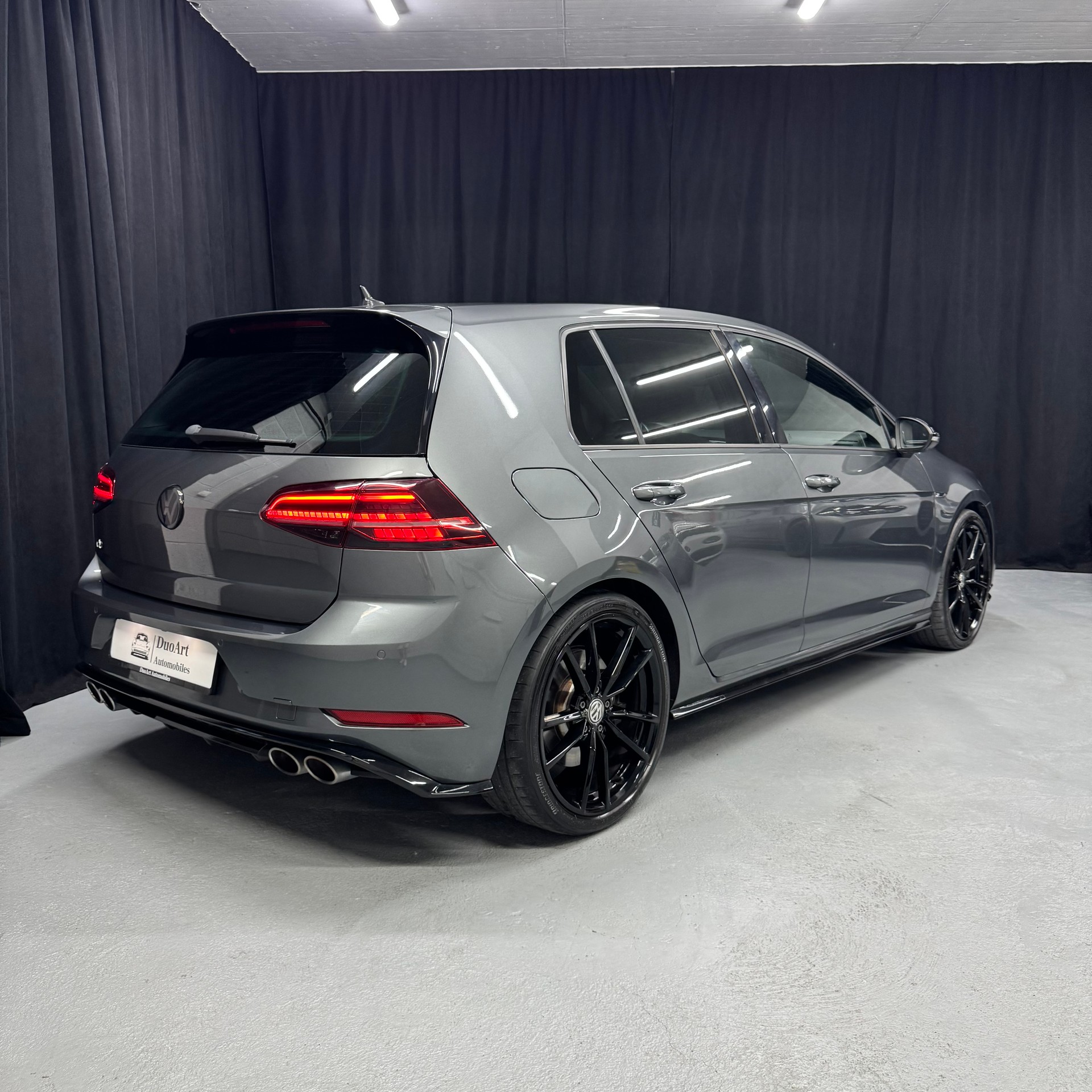 VW Golf 2.0 TSI R 4Motion DSG-image-4