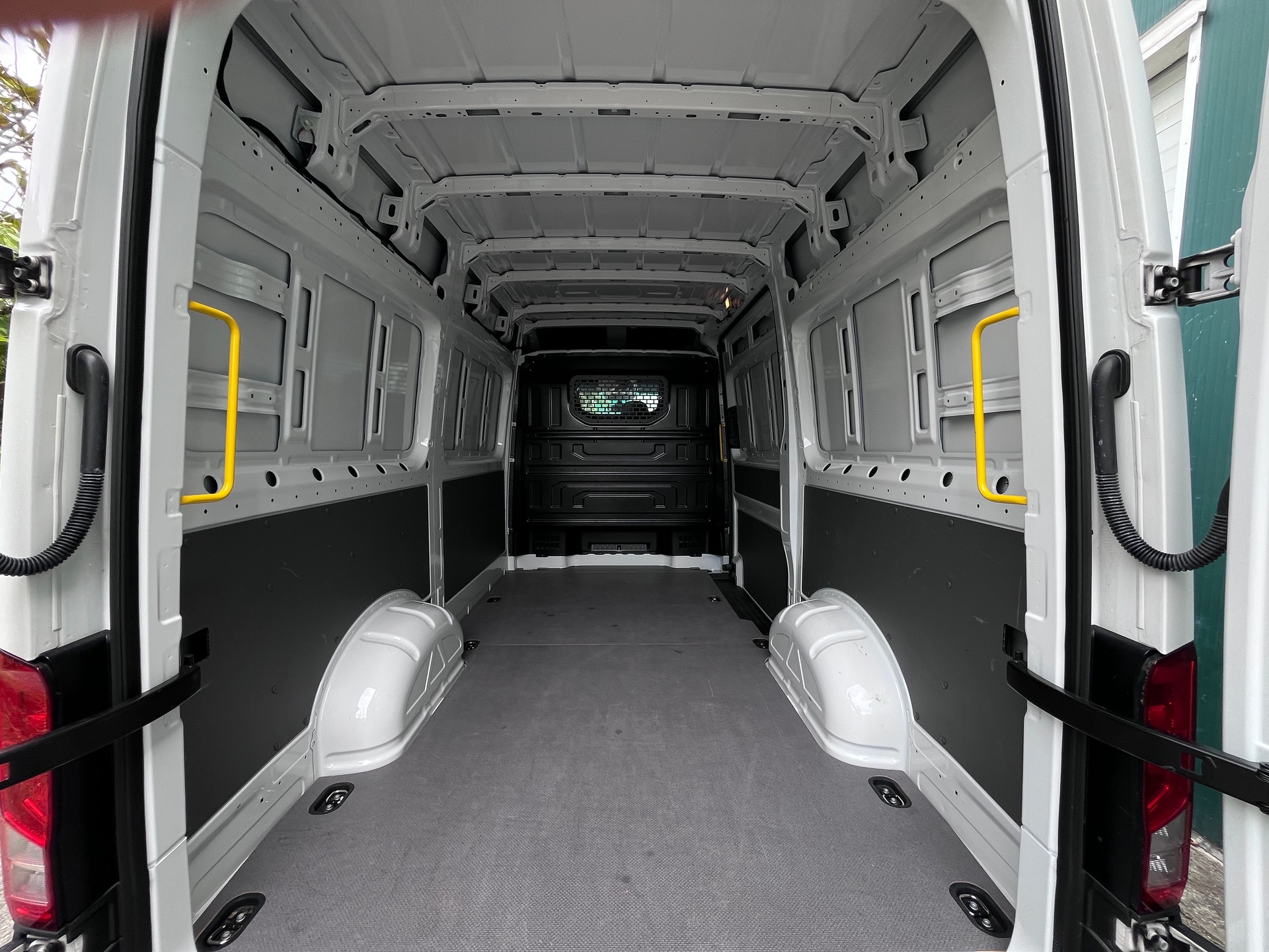 VW Crafter 35 2.0 BiTDI Entry L3-image-12