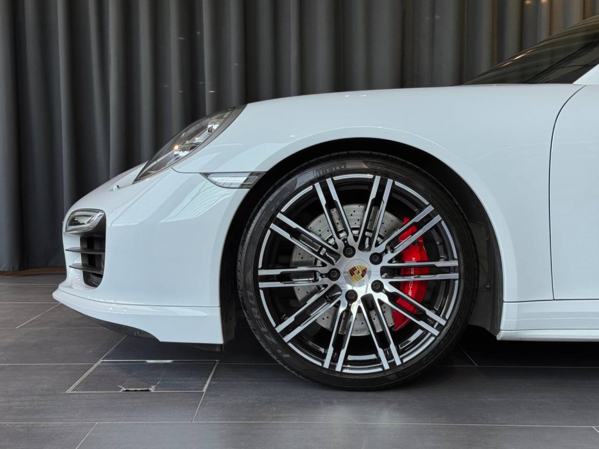 PORSCHE 911 Turbo-image-10