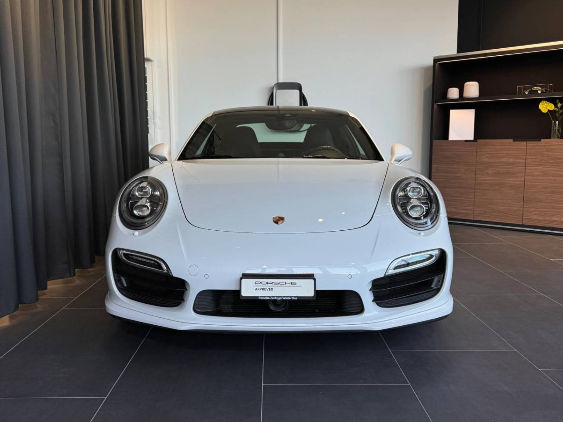 PORSCHE 911 Turbo-image-9