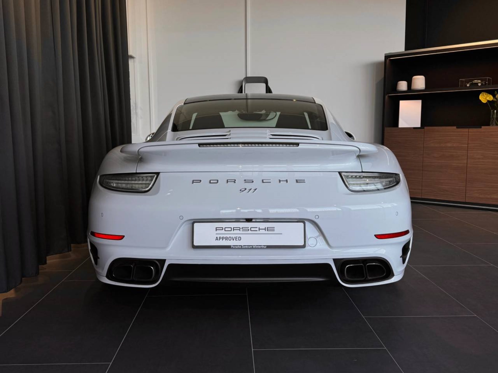 PORSCHE 911 Turbo-image-5