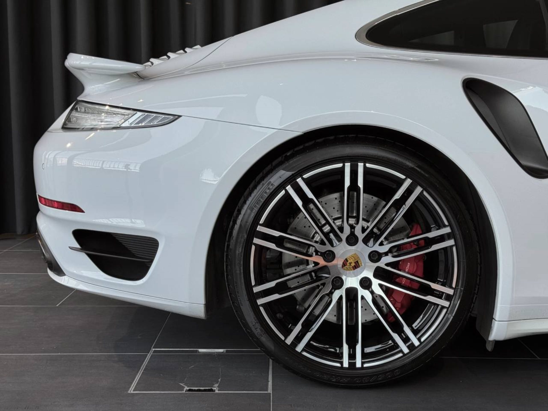 PORSCHE 911 Turbo-image-11
