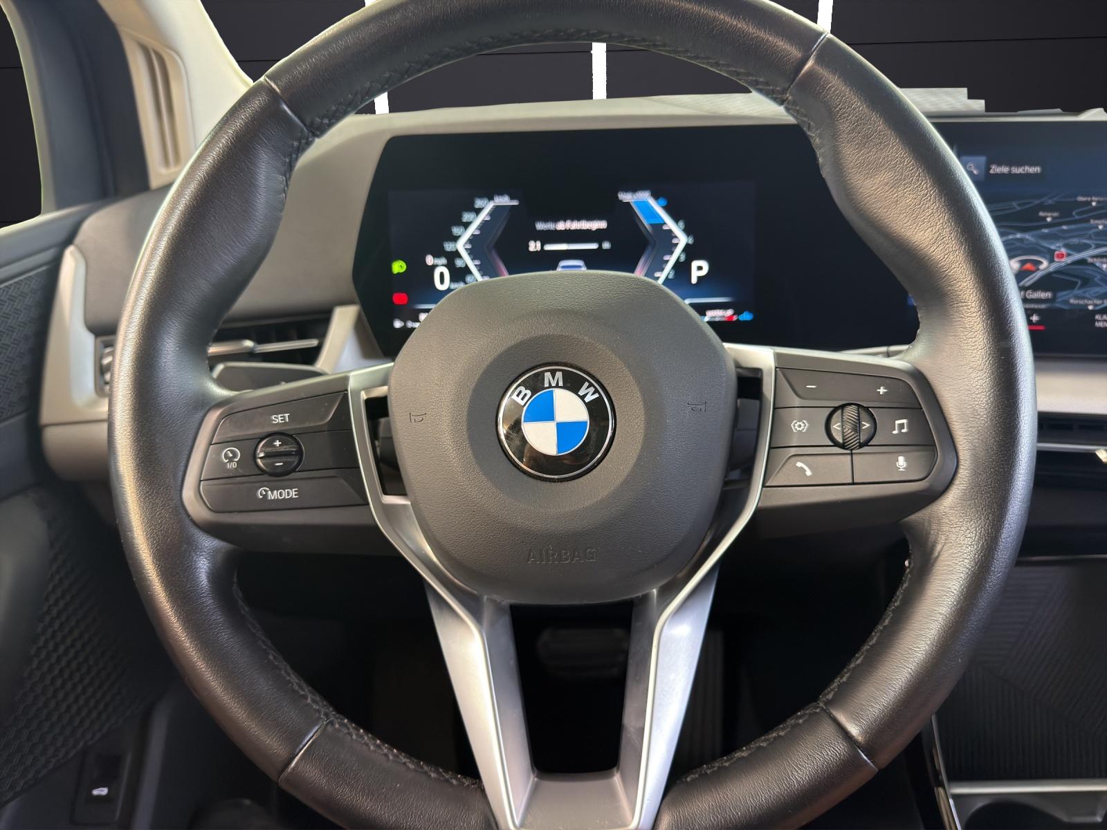 BMW 218i Active Tourer-image-18