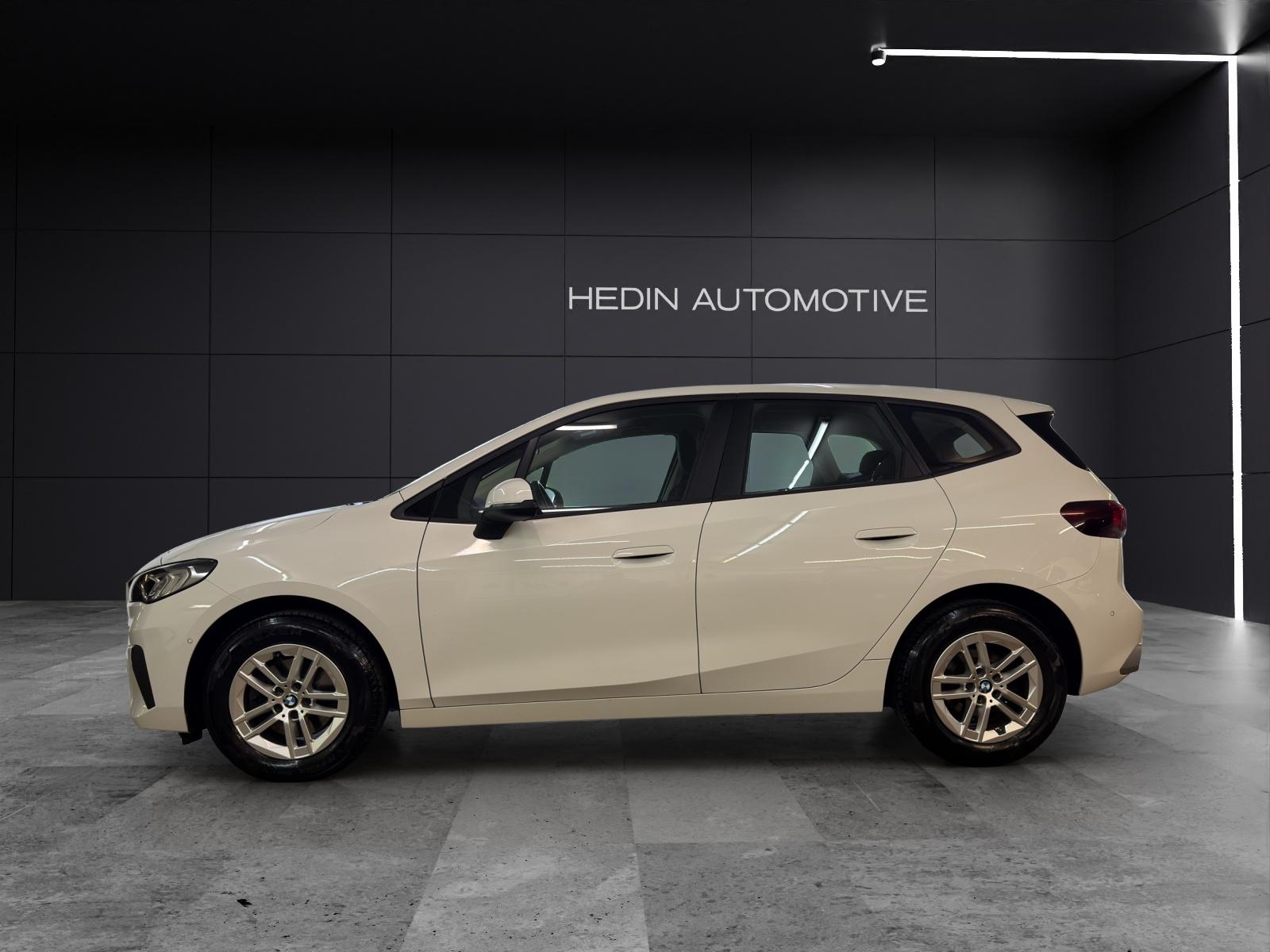 BMW 218i Active Tourer-image-1