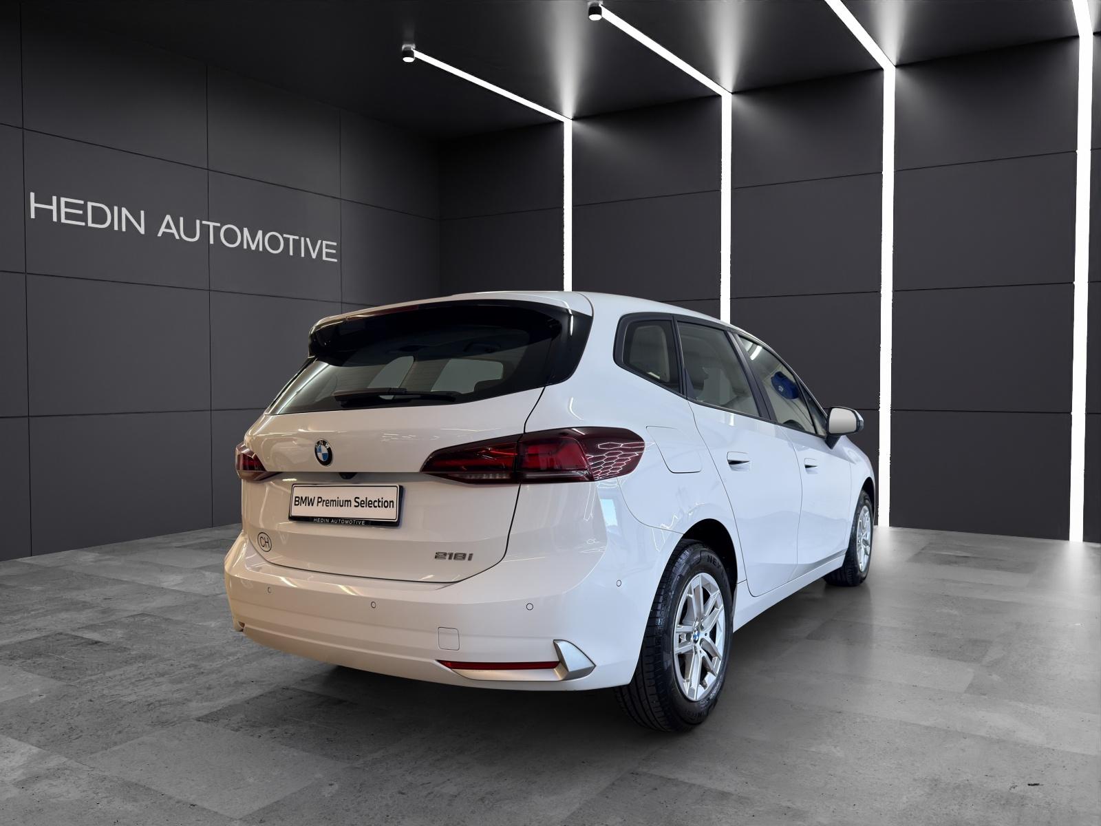 BMW 218i Active Tourer-image-4