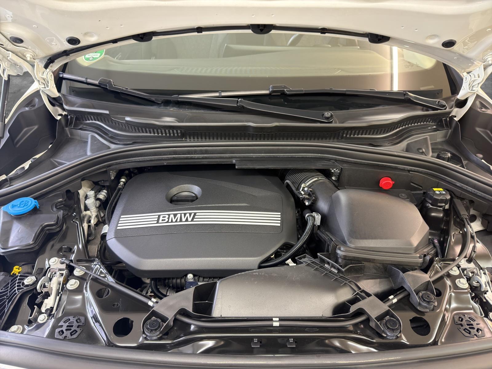 BMW 218i Active Tourer-image-22