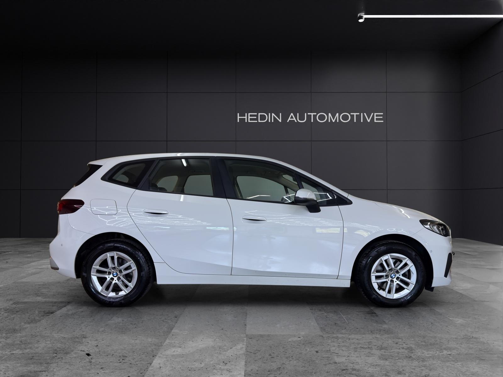 BMW 218i Active Tourer-image-5