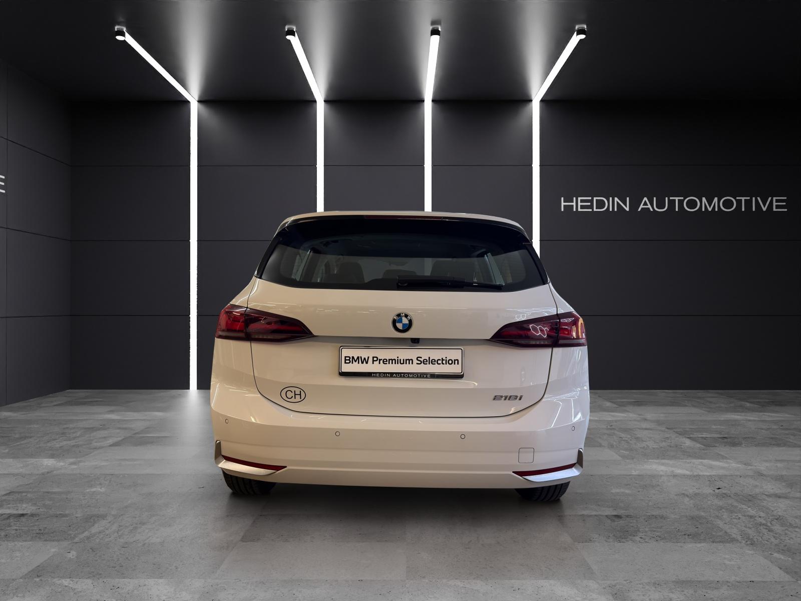 BMW 218i Active Tourer-image-3