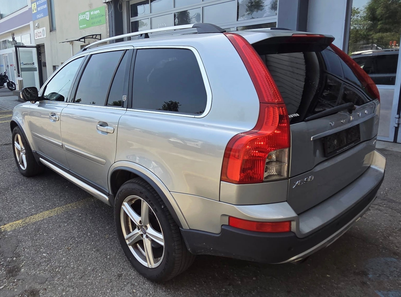 VOLVO XC90 D5 AWD R-Design Geartronic-image-4