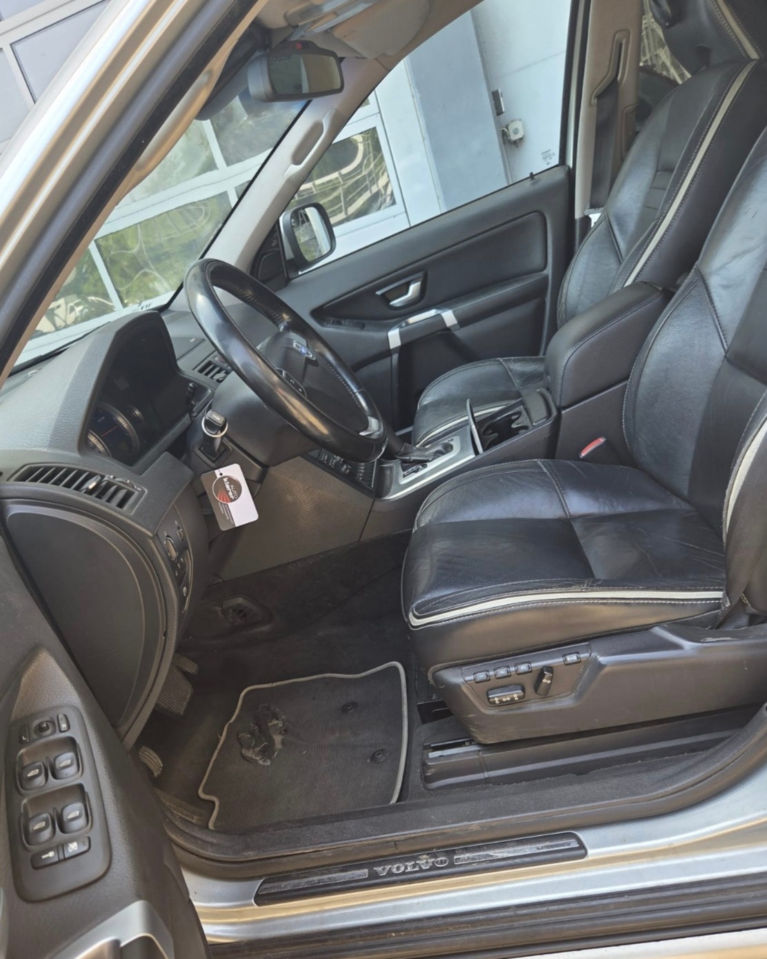 VOLVO XC90 D5 AWD R-Design Geartronic-image-8