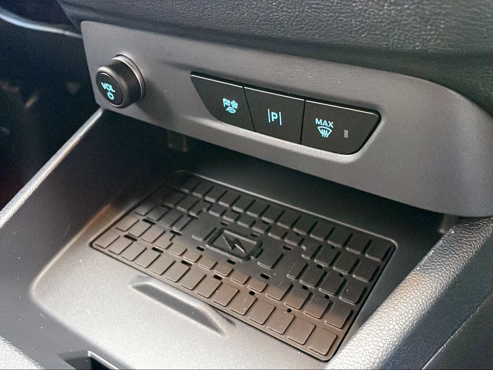 FORD E-Tourneo Courier Active-image-7
