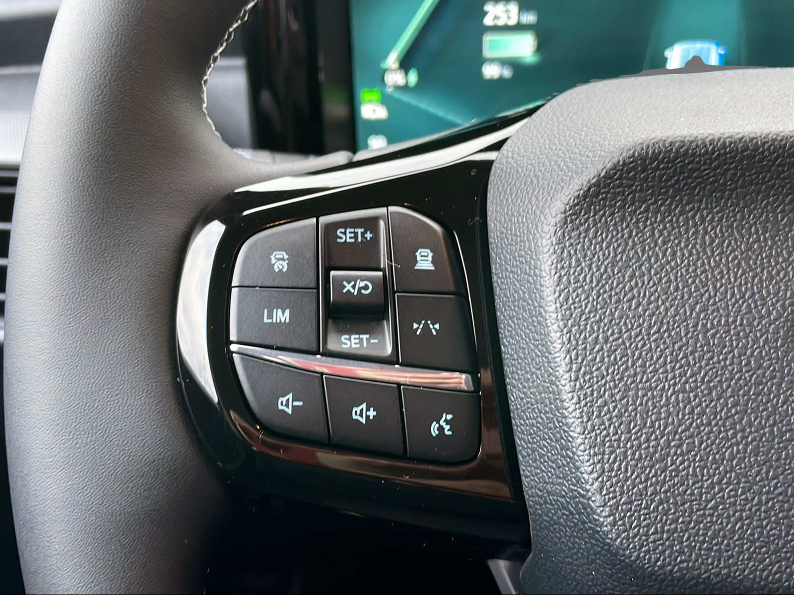 FORD E-Tourneo Courier Active-image-6