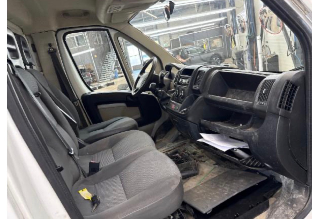 PEUGEOT Boxer 2.2 HDI 335 L3-image-5