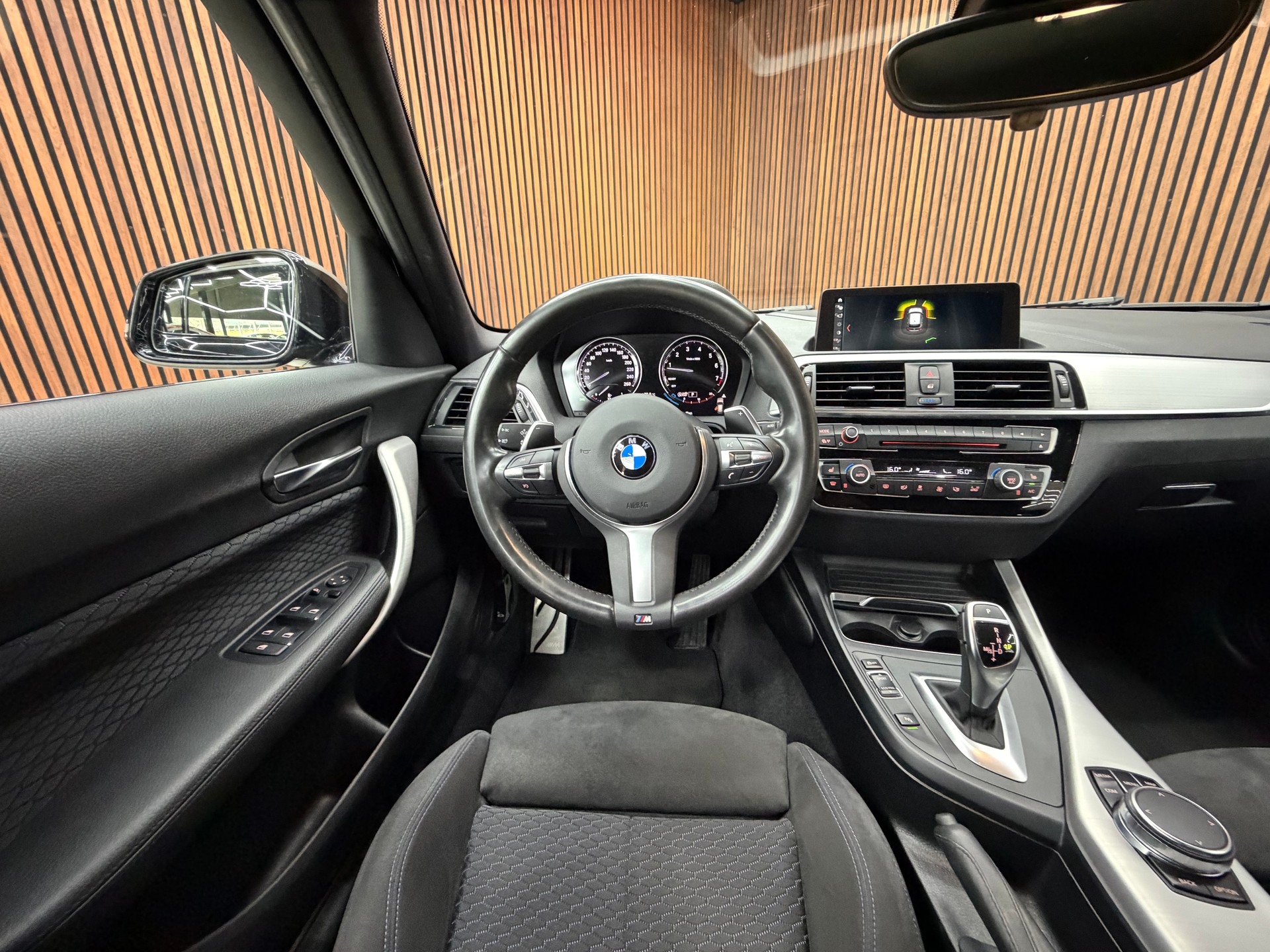 BMW M140i xDrive Steptronic-image-12