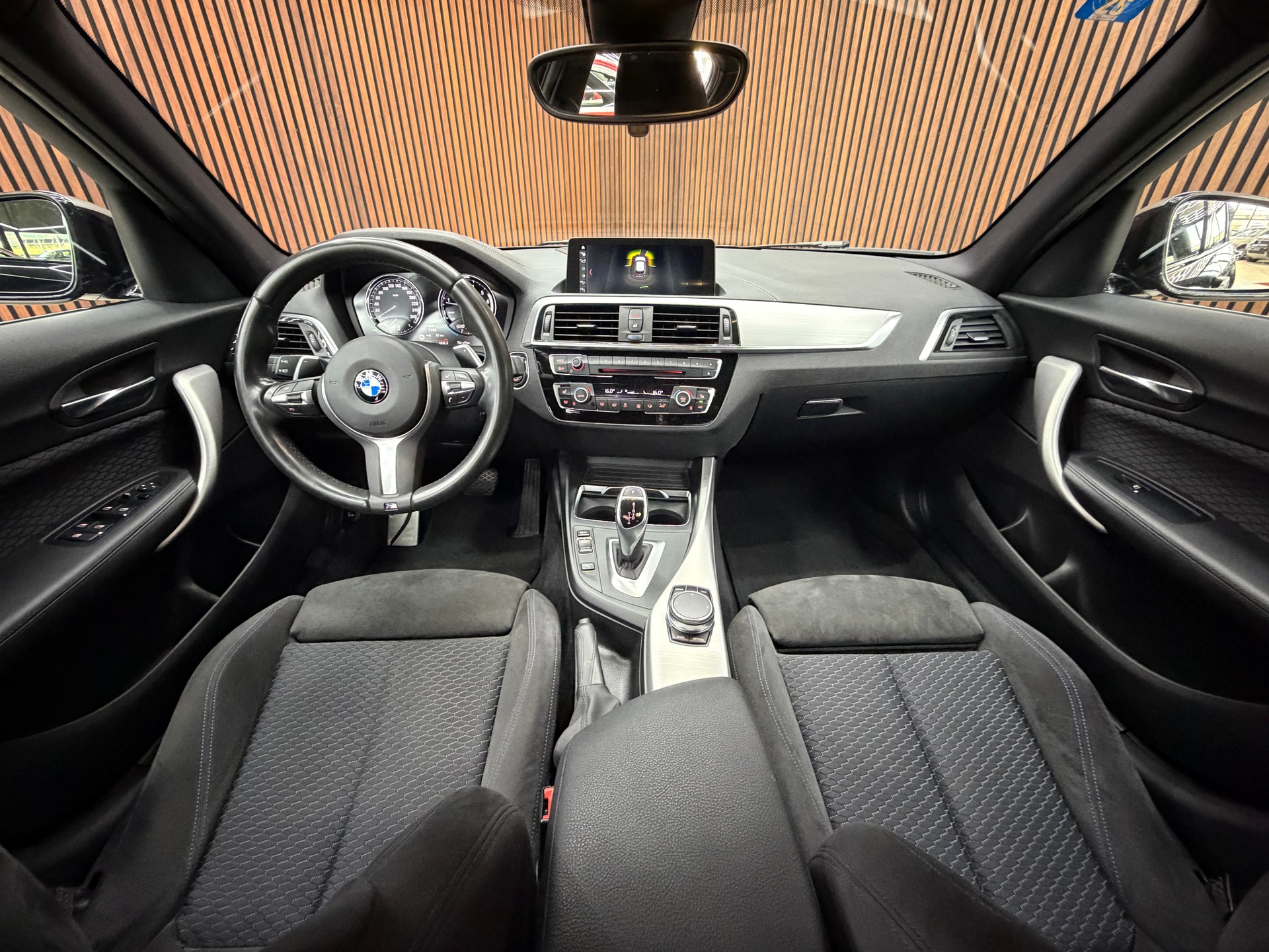 BMW M140i xDrive Steptronic-image-11