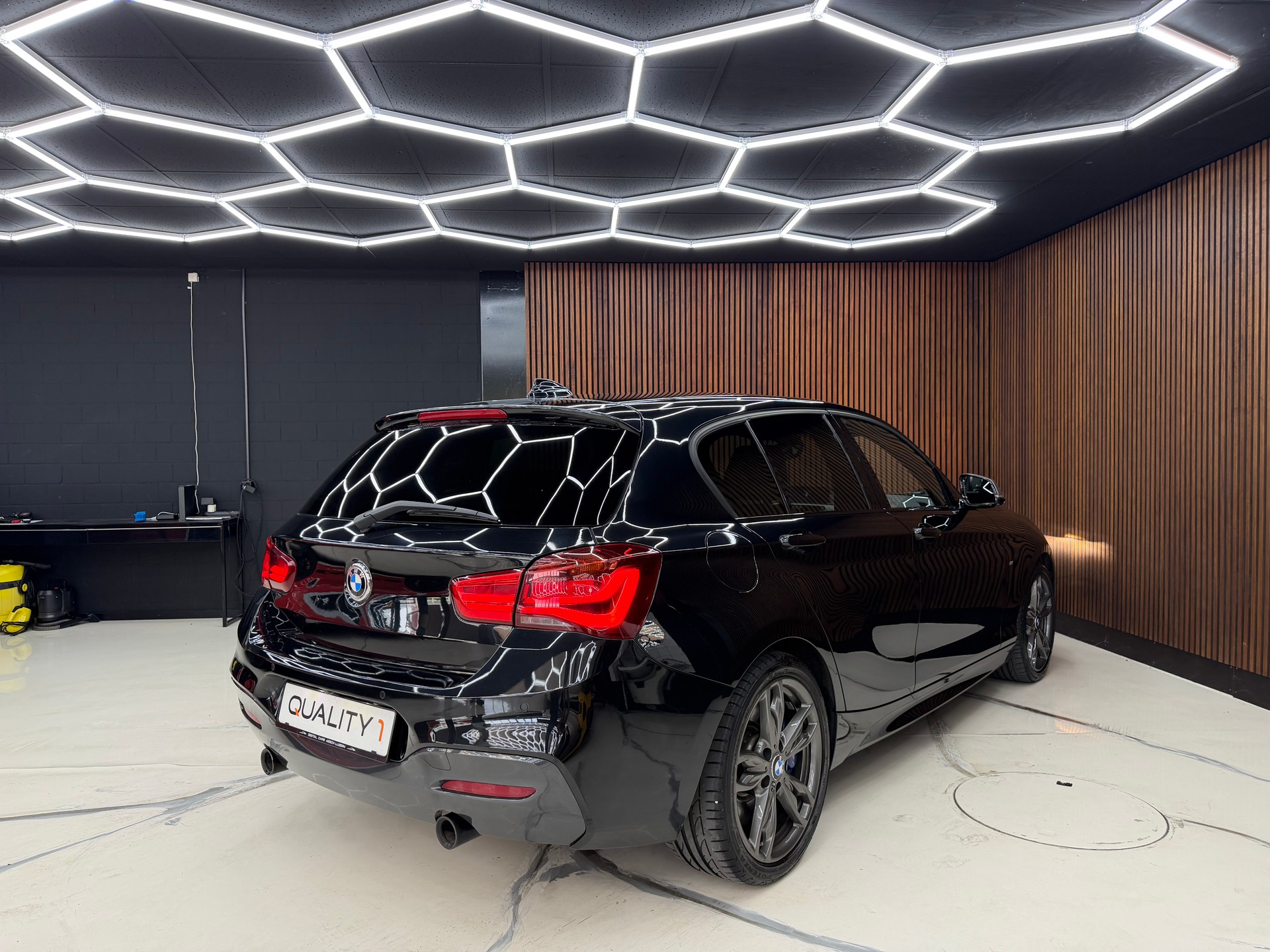 BMW M140i xDrive Steptronic-image-6