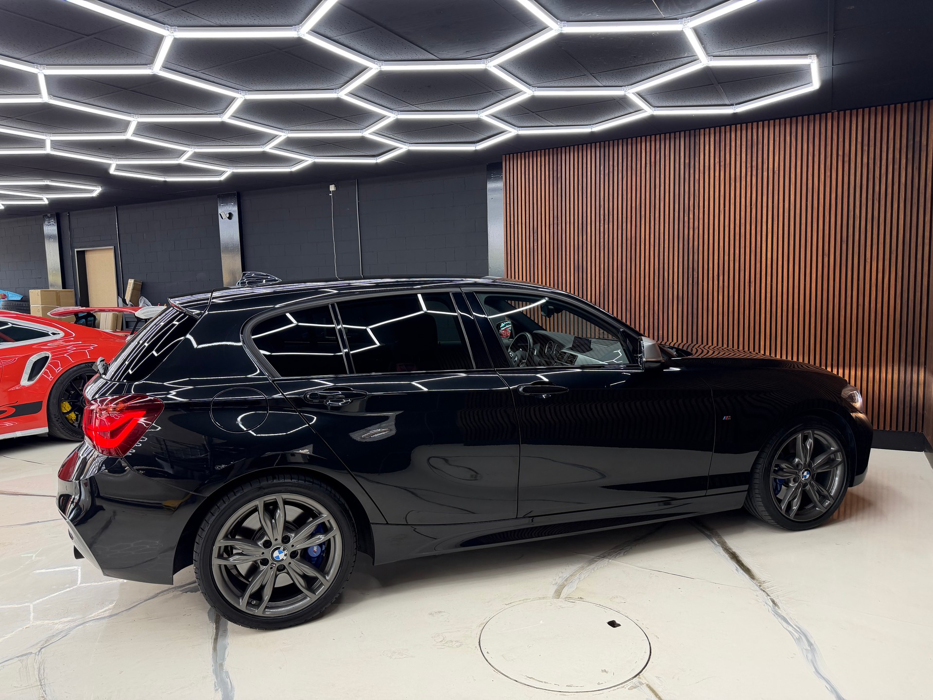 BMW M140i xDrive Steptronic-image-5
