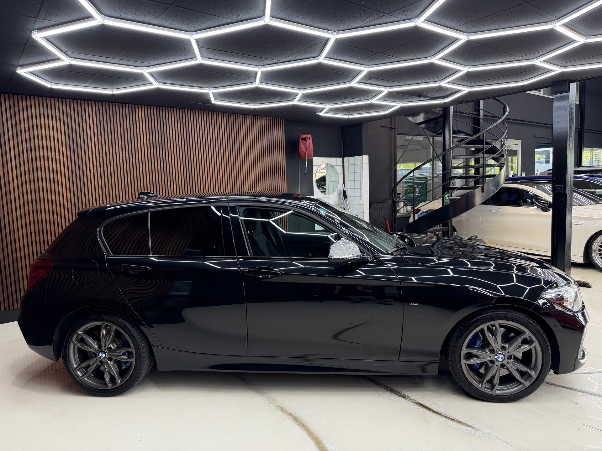 BMW M140i xDrive Steptronic-image-3