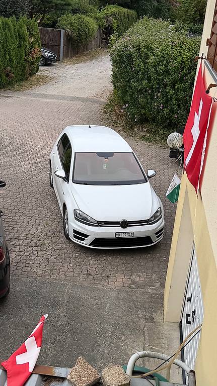 VW GOLF-image-0