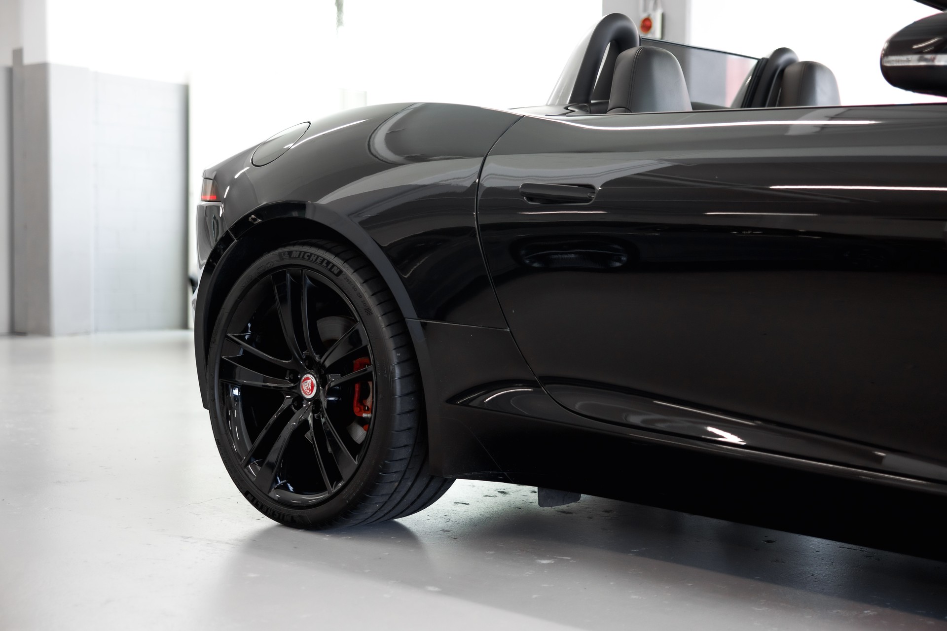 JAGUAR F-Type Convertible V6 S/C AWD-image-14