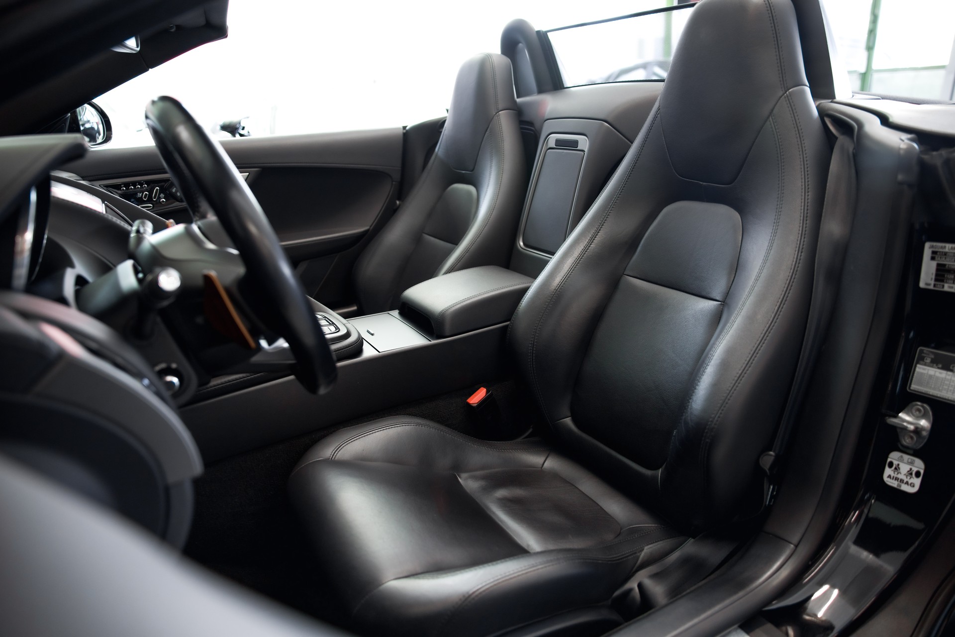 JAGUAR F-Type Convertible V6 S/C AWD-image-21