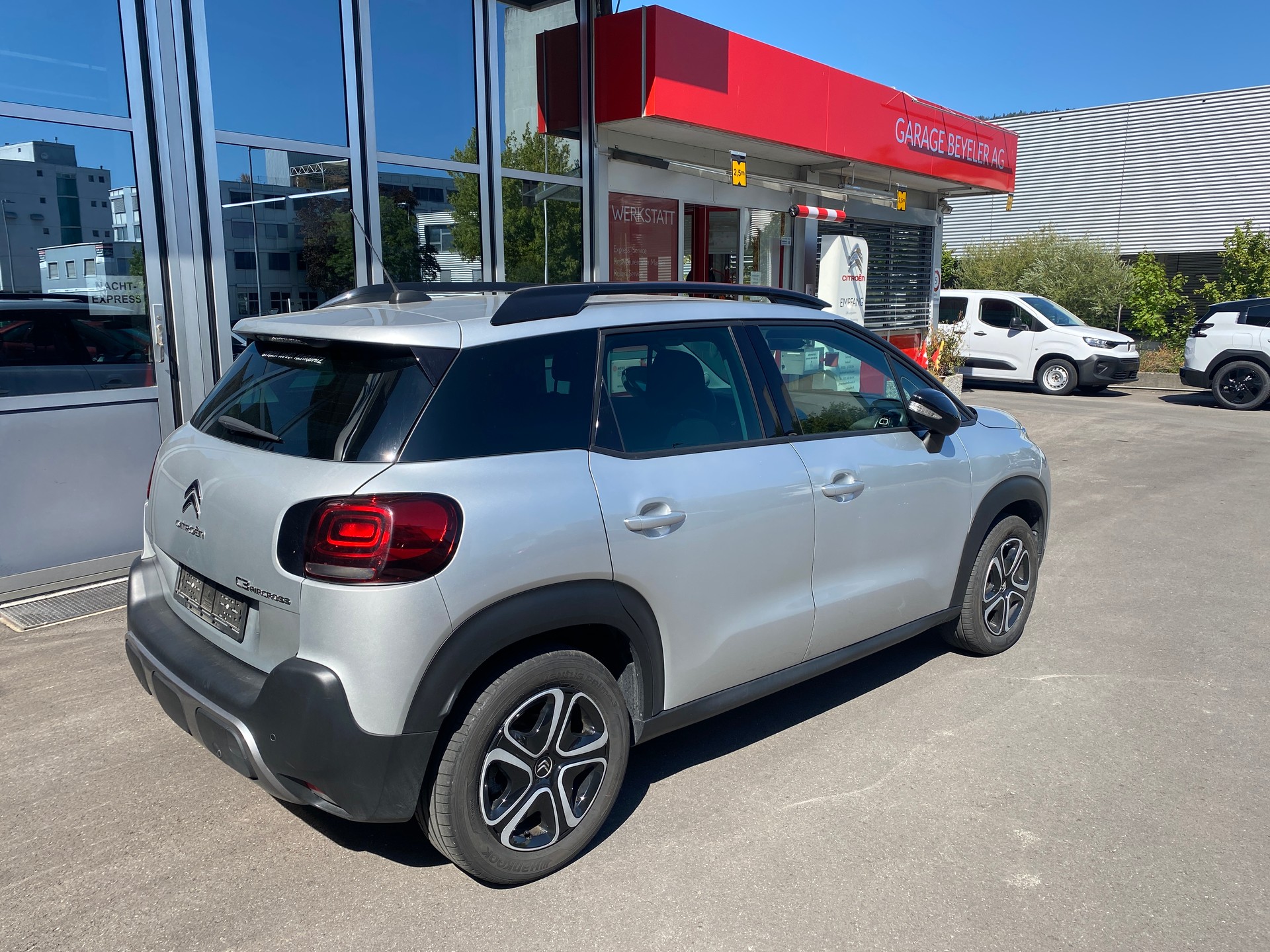 CITROEN C3 Aircross 1.2i PureTech Feel EAT-image-2