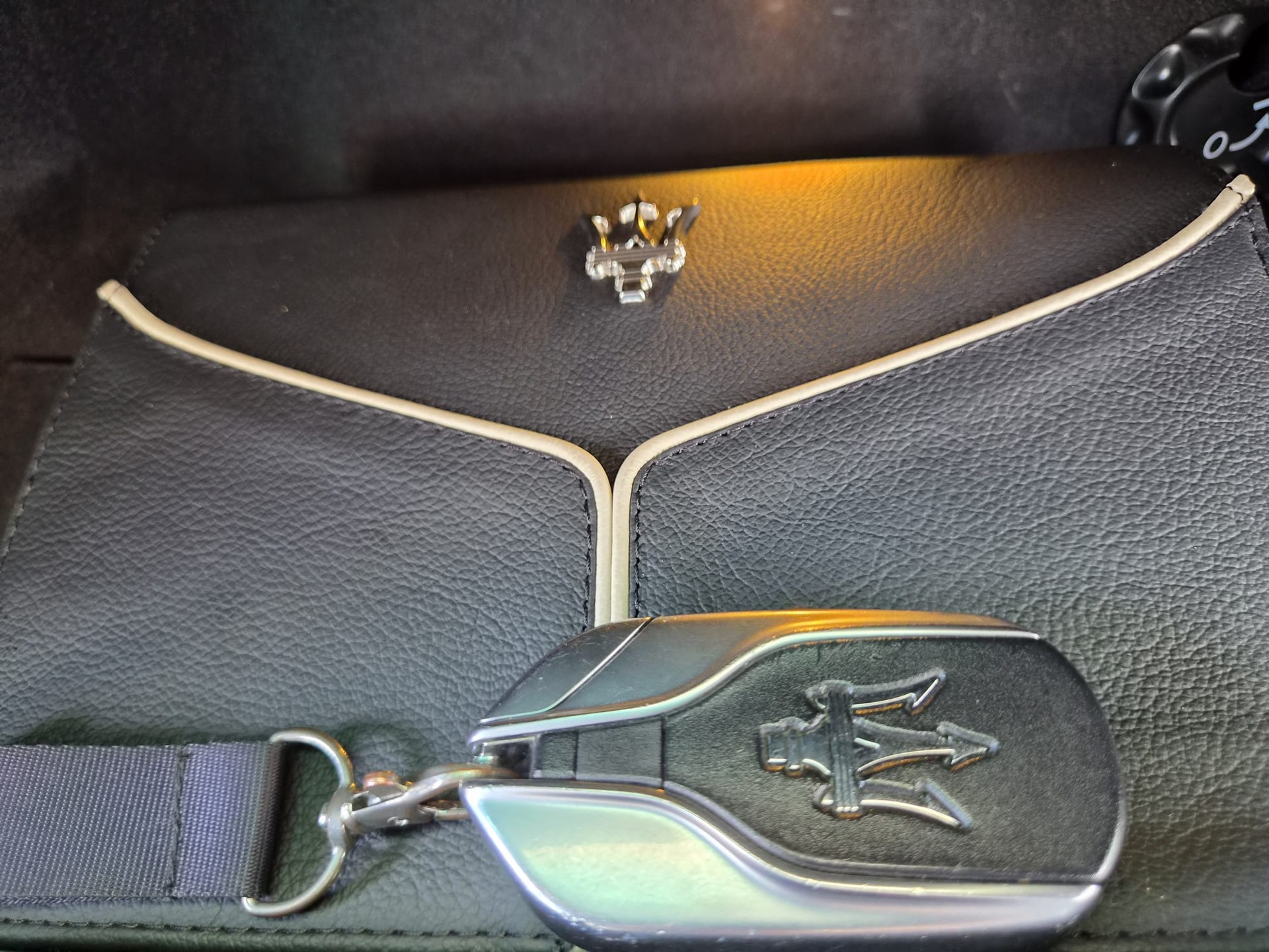 MASERATI Ghibli S Q4 3.0 V6 Swiss Mountain Ed. Automatica-image-12
