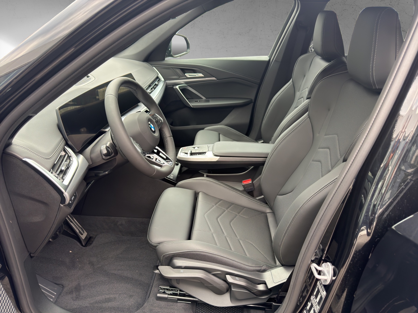 BMW X1 xDrive 23i 48V M Sport-image-15