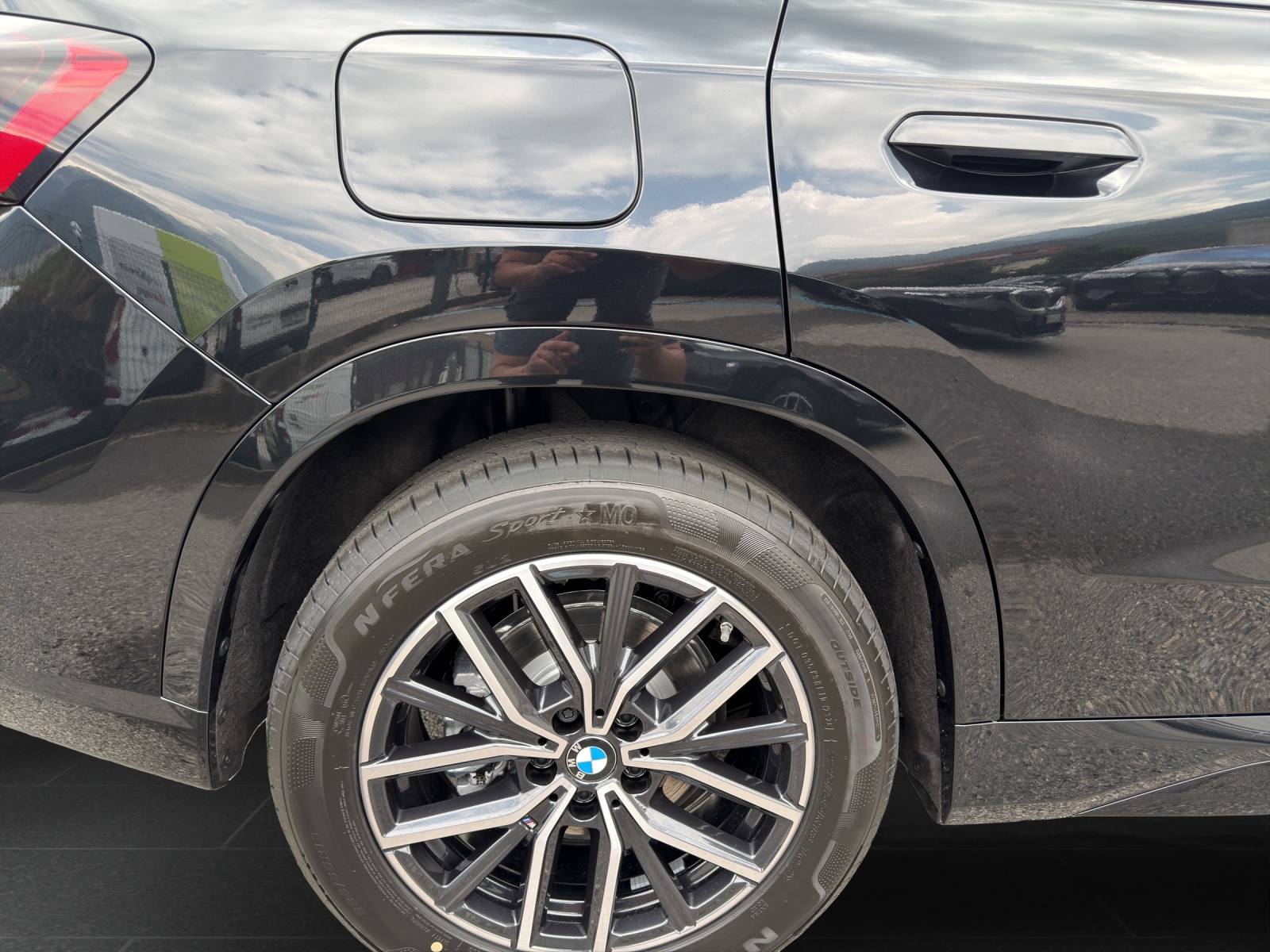 BMW X1 xDrive 23i 48V M Sport-image-11