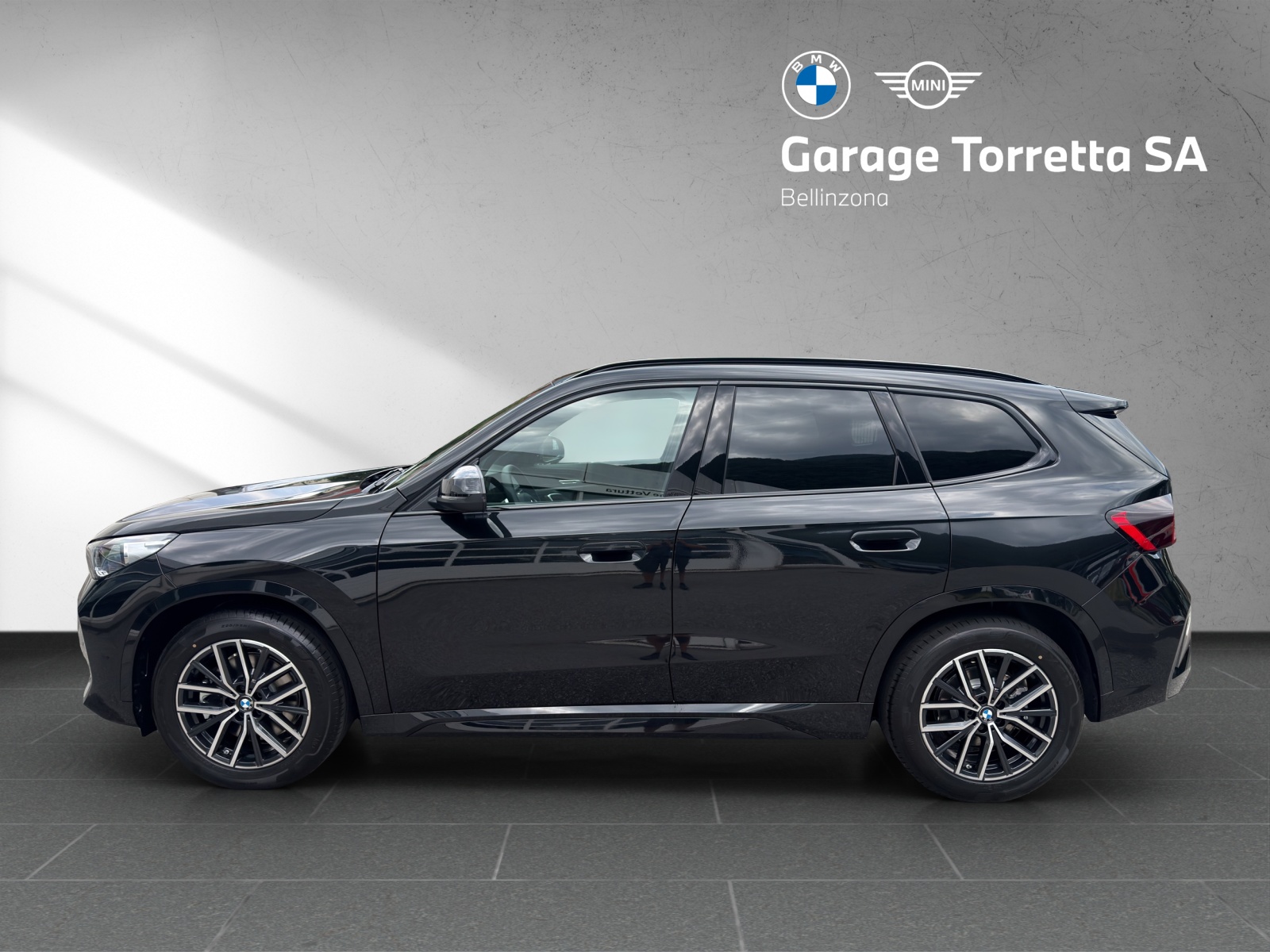 BMW X1 xDrive 23i 48V M Sport-image-1