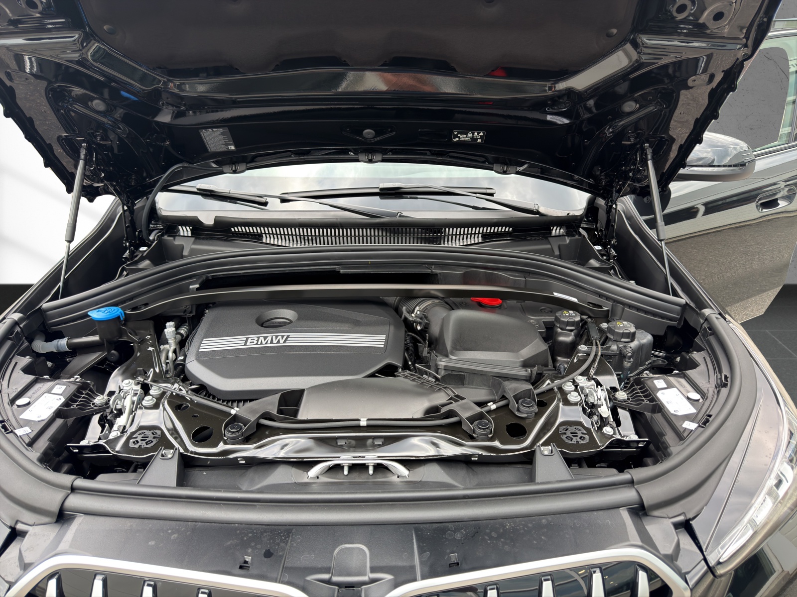 BMW X1 xDrive 23i 48V M Sport-image-17