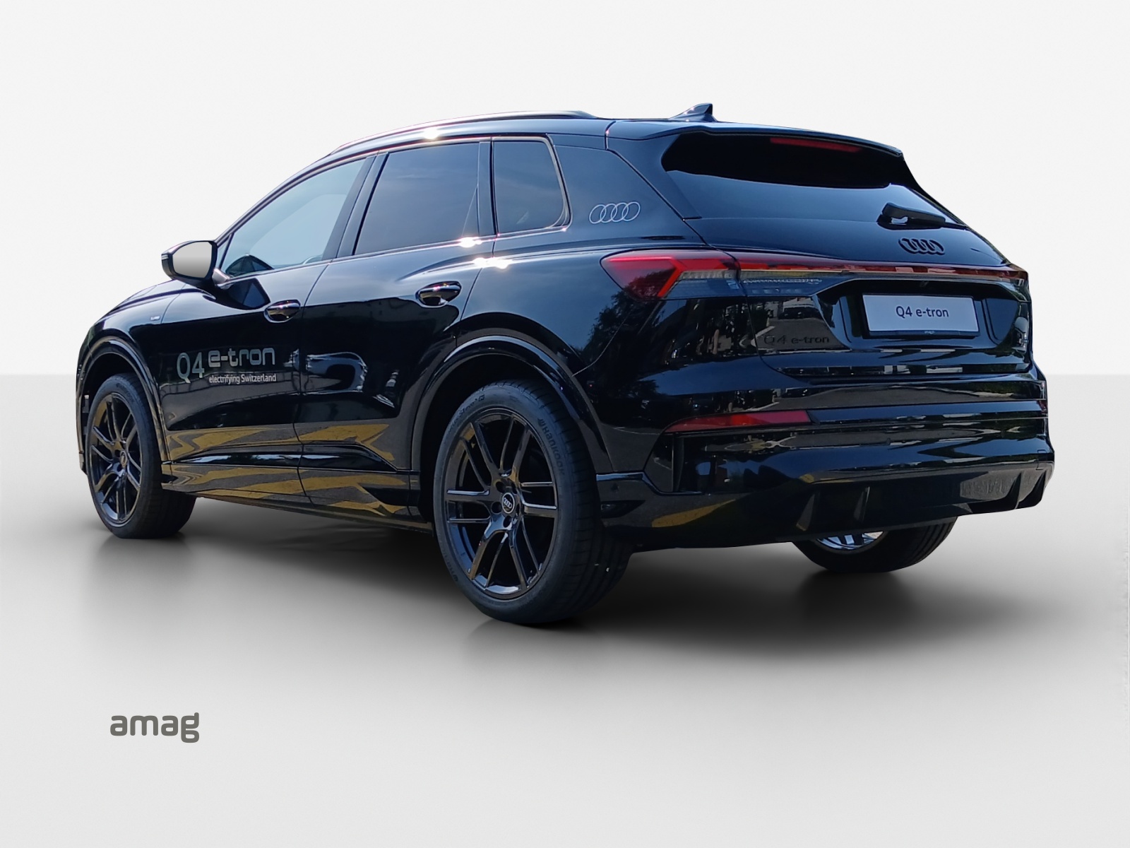 AUDI Q4 e-tron SUV quattro performance-image-2